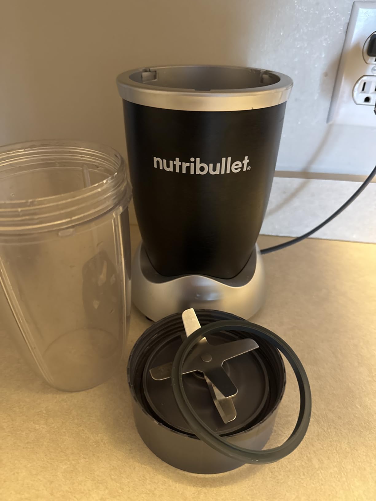 Special Edition NutriBullet Pro 900-Watt Blender, Matte Black customer photo 1