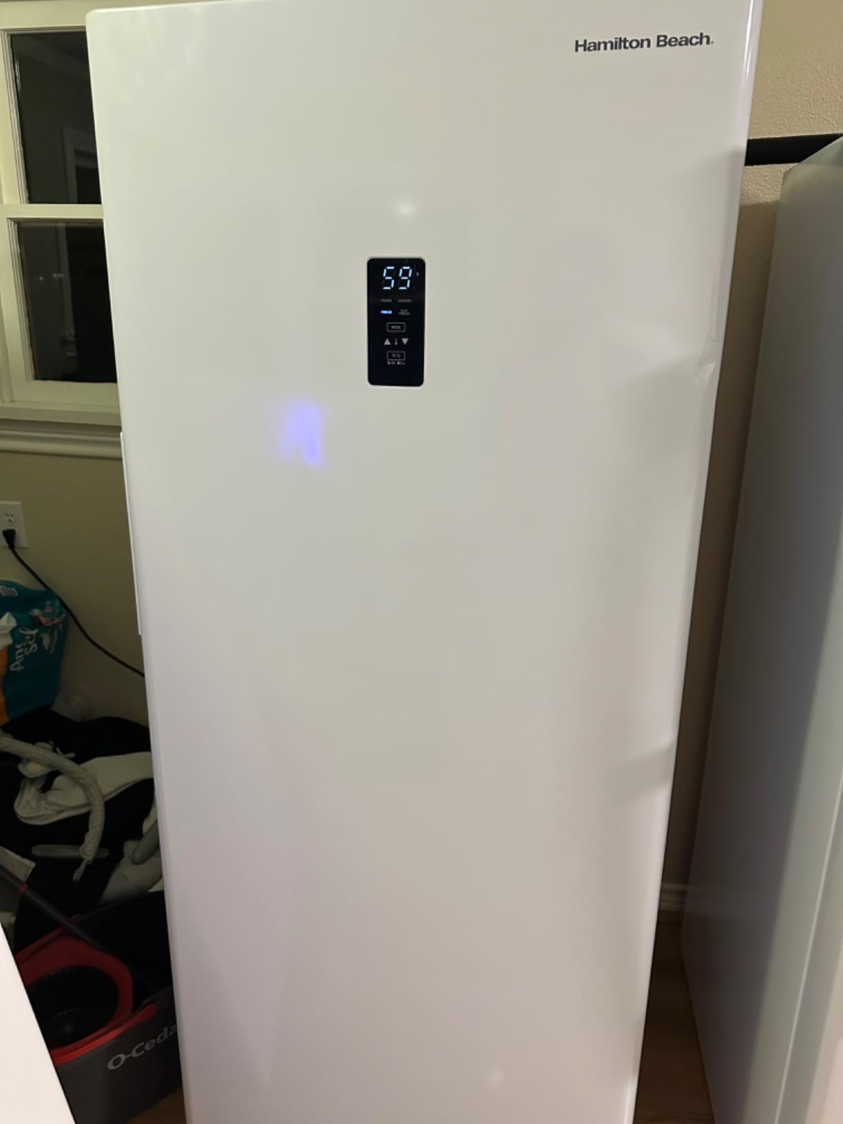 Hamilton Beach HZ4941 14 cu ft Upright Convertible Fridge/Freezer, Frost Free, Reversible Door, Removable Glass Shelves, LED Interior Light, White customer photo 1