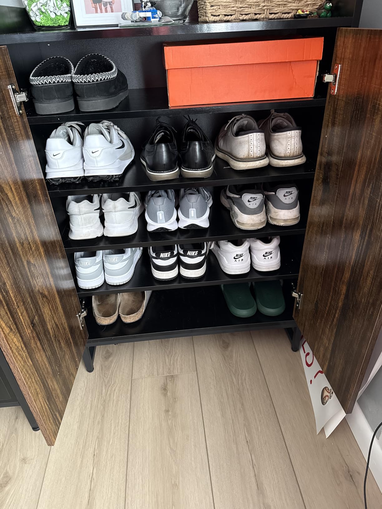 Tribesigns Shoe Cabinet with Doors, 5 Tiers Shoe Storage Cabinet for Entryway, 25 Pairs Wooden Shoe Cabinets, Modern Shoe Organizer Storage for Living Room, Bedroom, Hallway, Closet, White customer photo 1