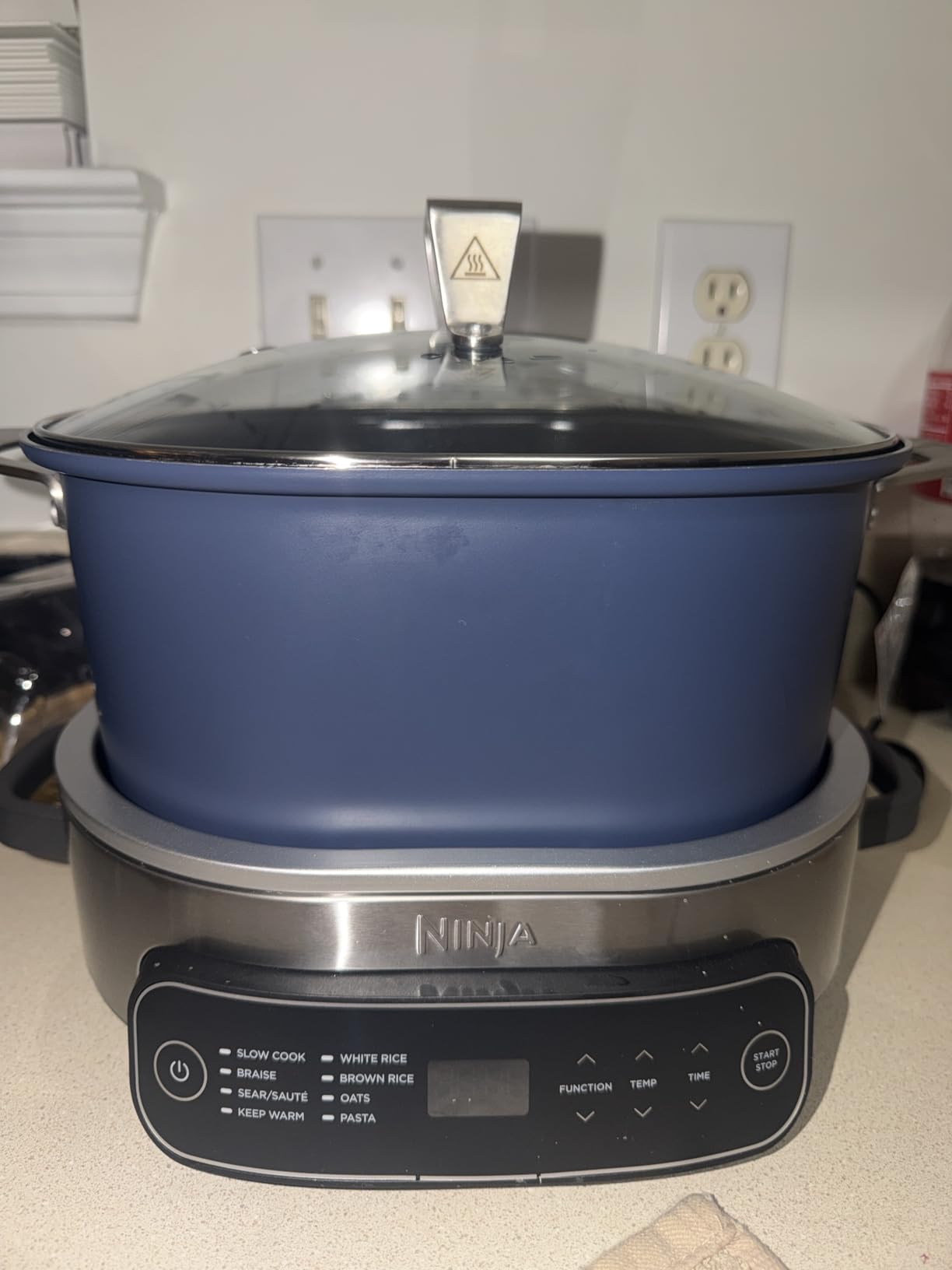 Ninja 12-in-1 PossibleCooker PLUS | 8.5-qt - Sous Vide & Proof Multi-Cooker | Slow Cooker, Dutch Oven & More | Glass Lid & Integrated Spoon | Nonstick | Oven Safe Pot to 500°F | Black | MC1010 customer photo 2