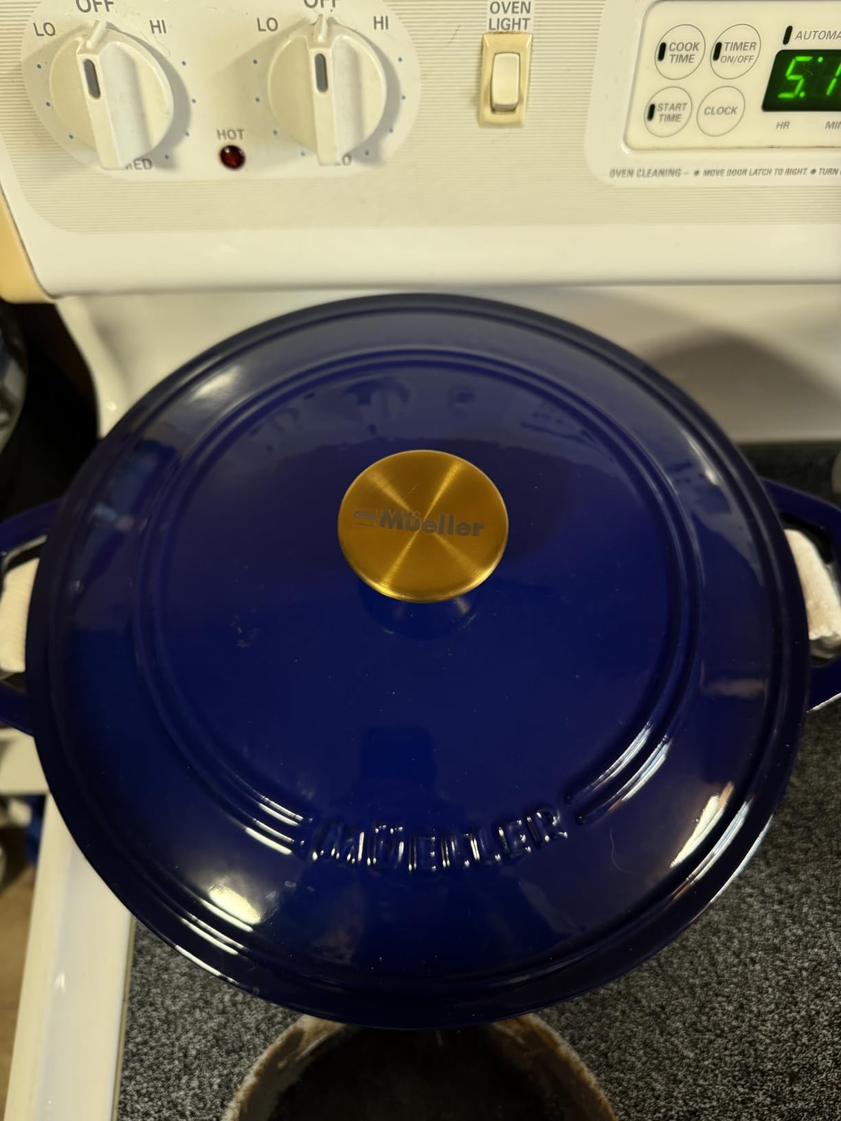 Mueller DuraCast 6 Quart Enameled Cast Iron Pot Dutch Oven, Heavy-Duty Oven-Safe up to 500F, Across All Cooktops, Casserole Dishes for Ovens, Bread Pan with Lid and Knob, Cast Iron Cookware, Grey customer photo 2