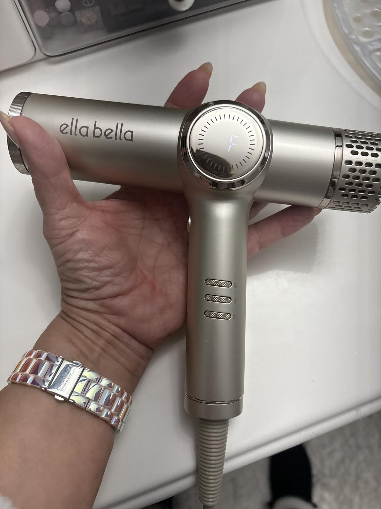 ELLA BELLA Professional Ionic Hair Dryer with Diffuser, Negative Ion Blow Dryer, Suitable All Hair Types, Intelligent Heat Control & Rapid Drying Speeds, Lightweight Design, Low Noise Technology customer photo 2
