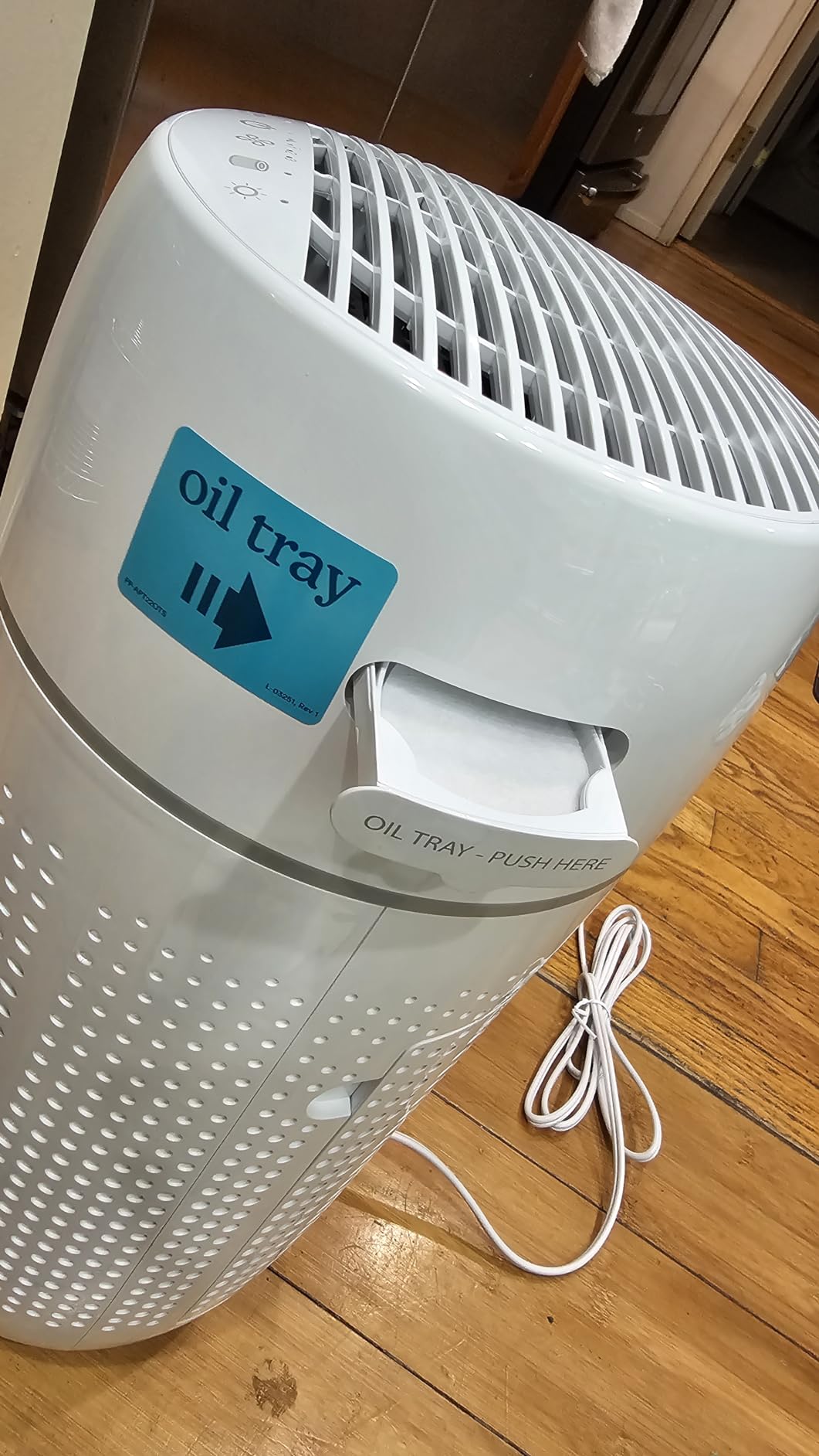 Homedics Air Purifier T22, 5-in-1 Tower Air Purifier, 99% HEPA-Type Filtration with UV-C Technology and Carbon Odor Filter, 4 Speeds, Essential Oil Aromatherapy Tray, for Medium Rooms customer photo 2