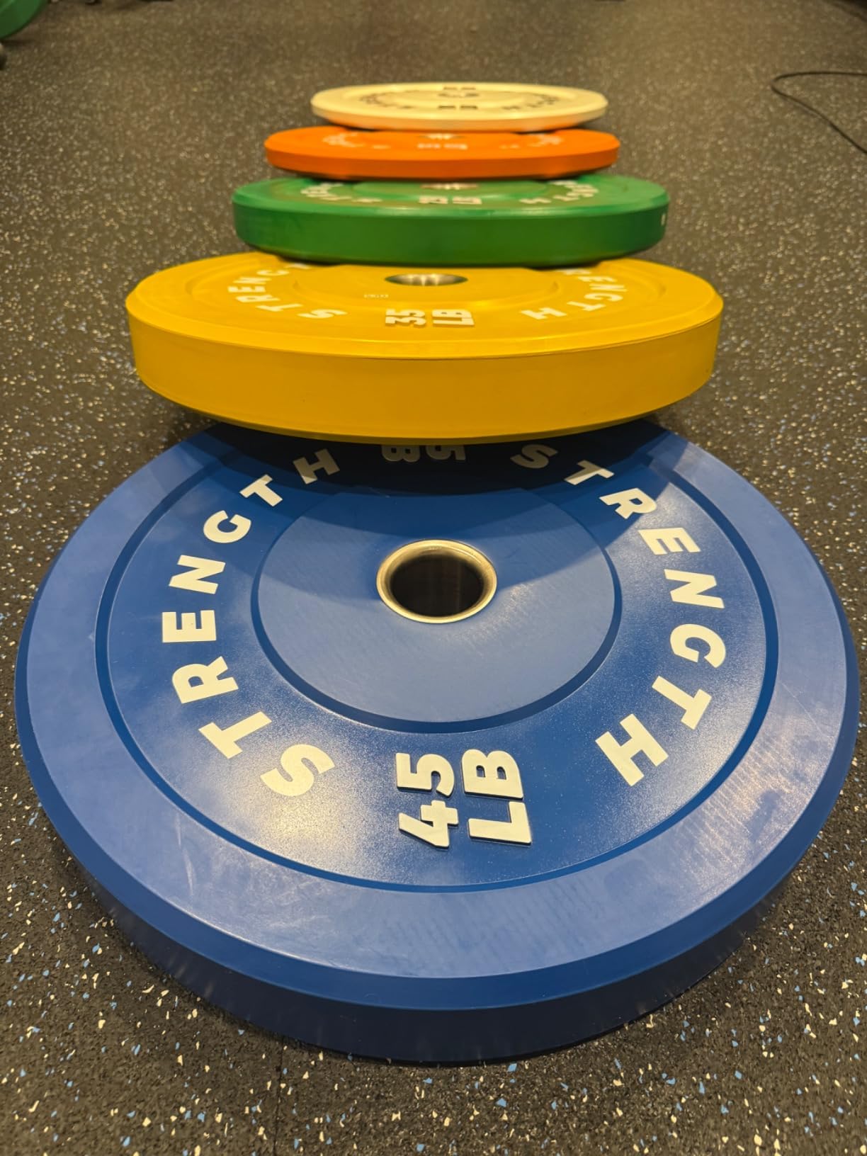 Rendpas 2-Inch Olympic Bumper Plates, 100% Virgin Rubber Low Bounce Barbell Weight for Home Gym Strength Training customer photo 2
