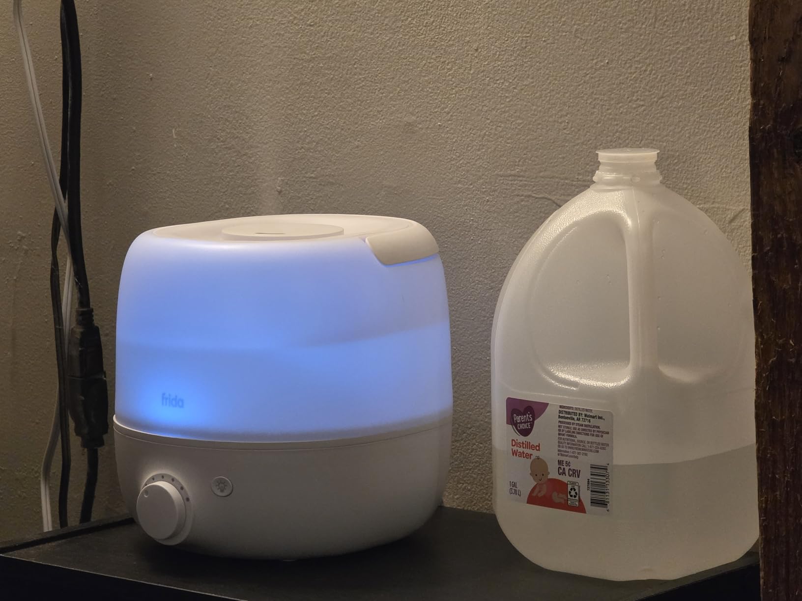 Frida Baby 3-in-1 XL Top Fill Humidifier for Bedroom, Cold and Flu Relief, 6L Tank Cool Mist Humidifier plus Diffuser for Large Rooms, Nightlight, Auto-Off, Quiet, Essential Oil Diffuser customer photo 2