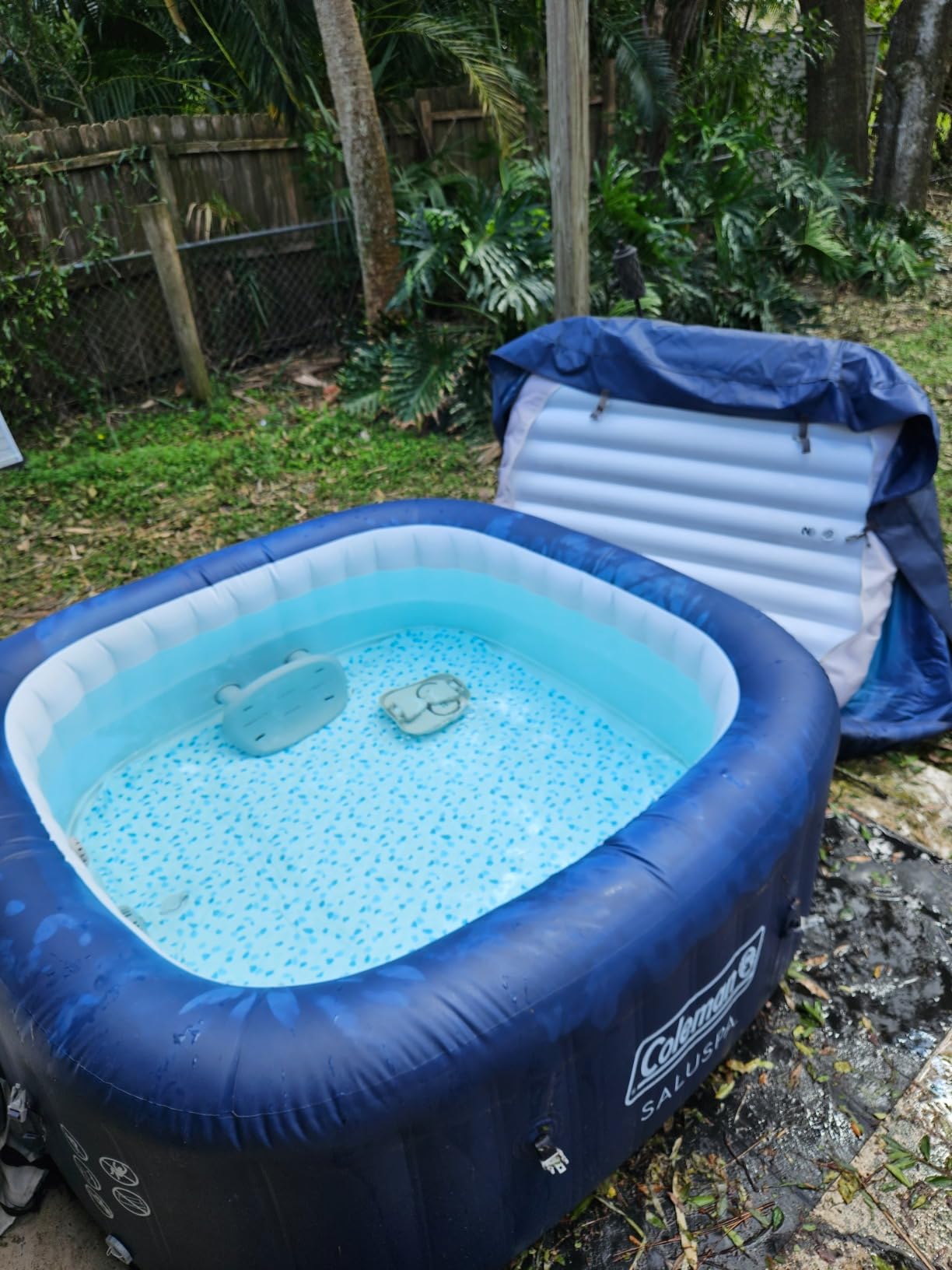 Coleman Hawaii AirJet Large Square 4 to 6 Person Inflatable Hot Tub Portable Outdoor Spa with 140 AirJets and EnergySense Cover, Grey customer photo 1