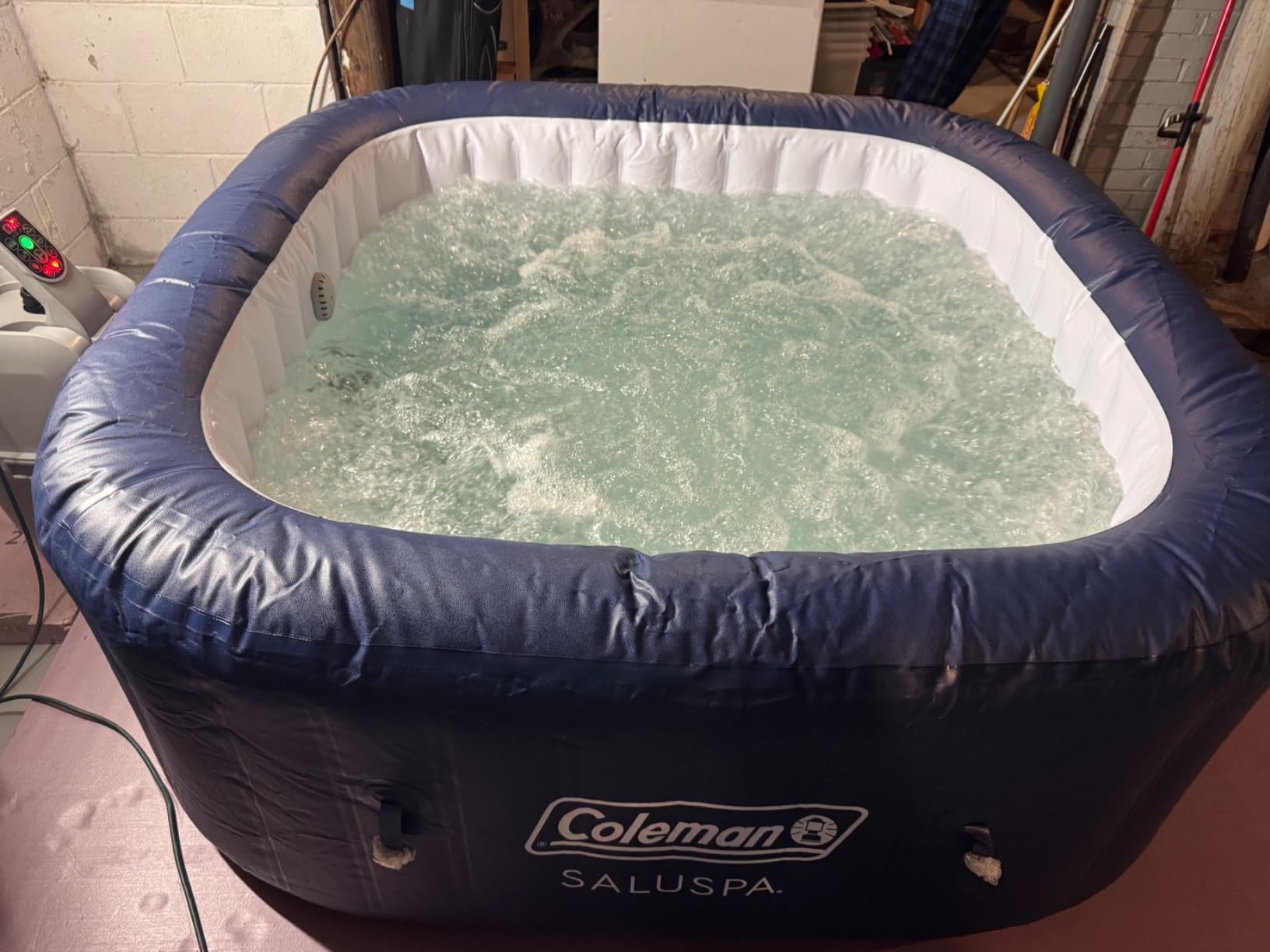 Coleman Hawaii AirJet Large Square 4 to 6 Person Inflatable Hot Tub Portable Outdoor Spa with 140 AirJets and EnergySense Cover, Grey customer photo 2
