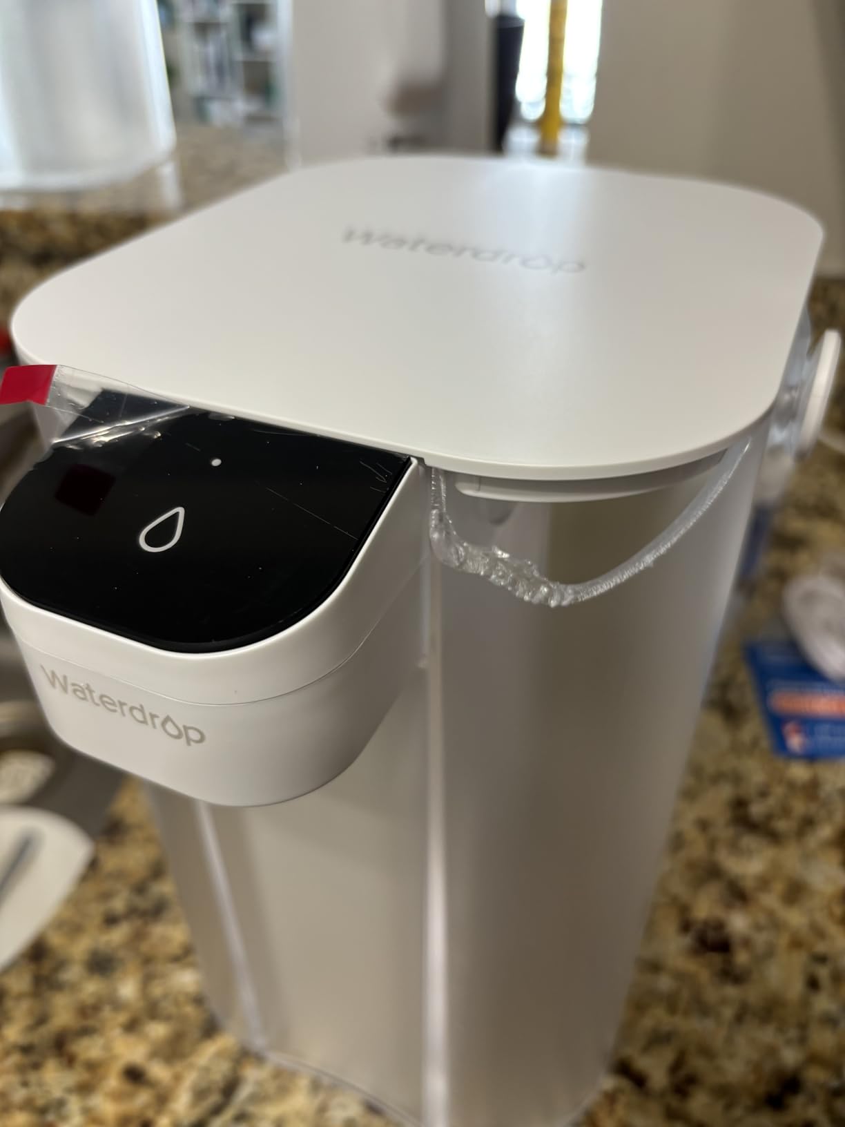 Waterdrop ED01AW Electric Water Filter Pitcher, Alkaline Rechargeable Water Dispenser, with 1 Filter, Instant 200-Gallon 15-Cup Countertop Purifier, Reduce PFOA/PFOS, Chlorine, Lead, White customer photo 2