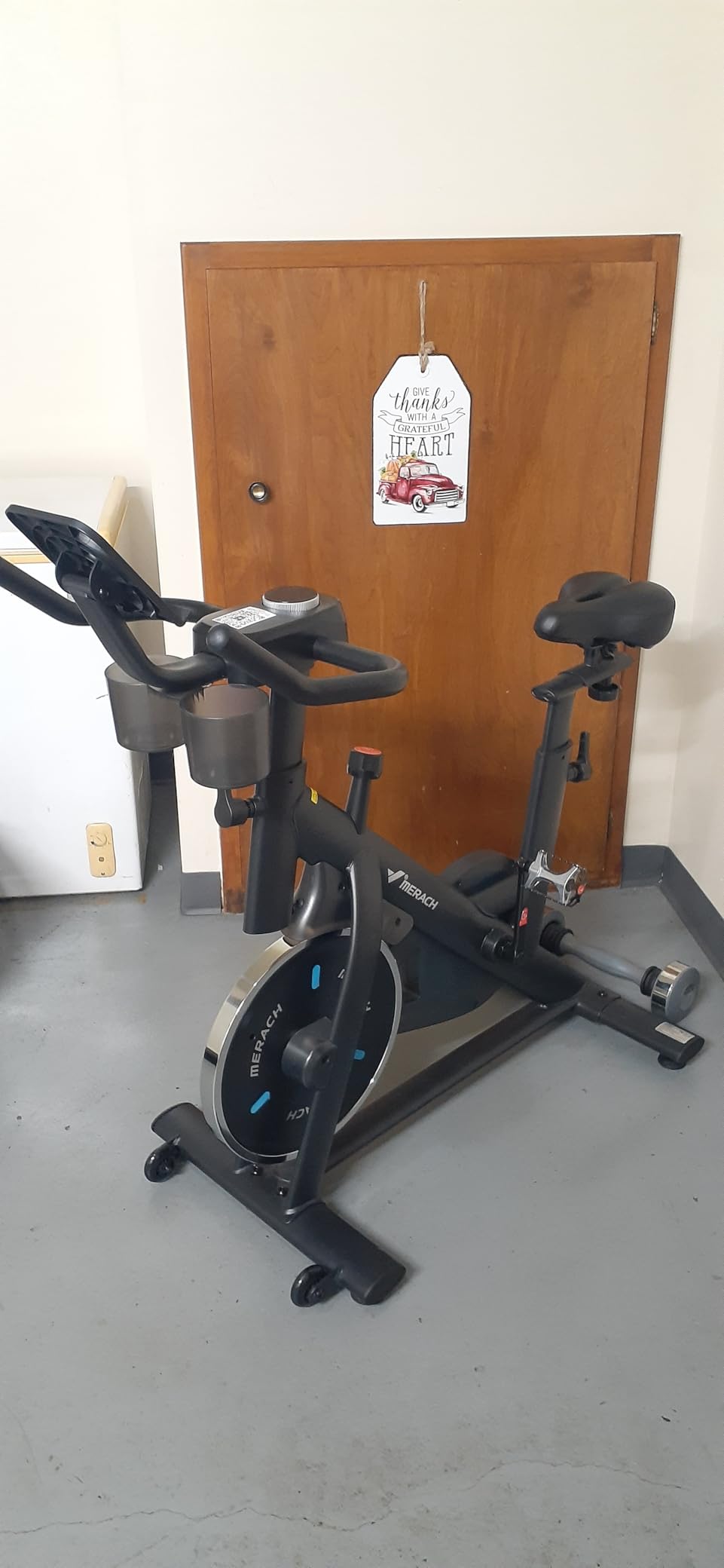 MERACH Exercise Bike, Brake Pad Stationary Bike with Exclusive App, Low Noise Indoor Cycling Bike with 300lbs Weight Capacity customer photo 1