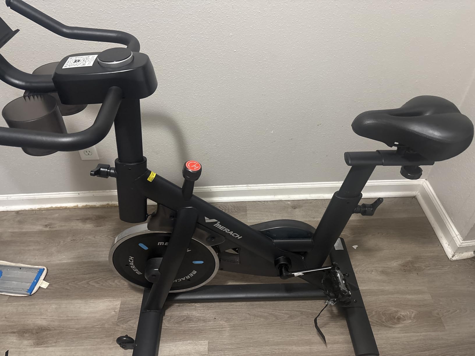 MERACH Exercise Bike, Brake Pad Stationary Bike with Exclusive App, Low Noise Indoor Cycling Bike with 300lbs Weight Capacity customer photo 2