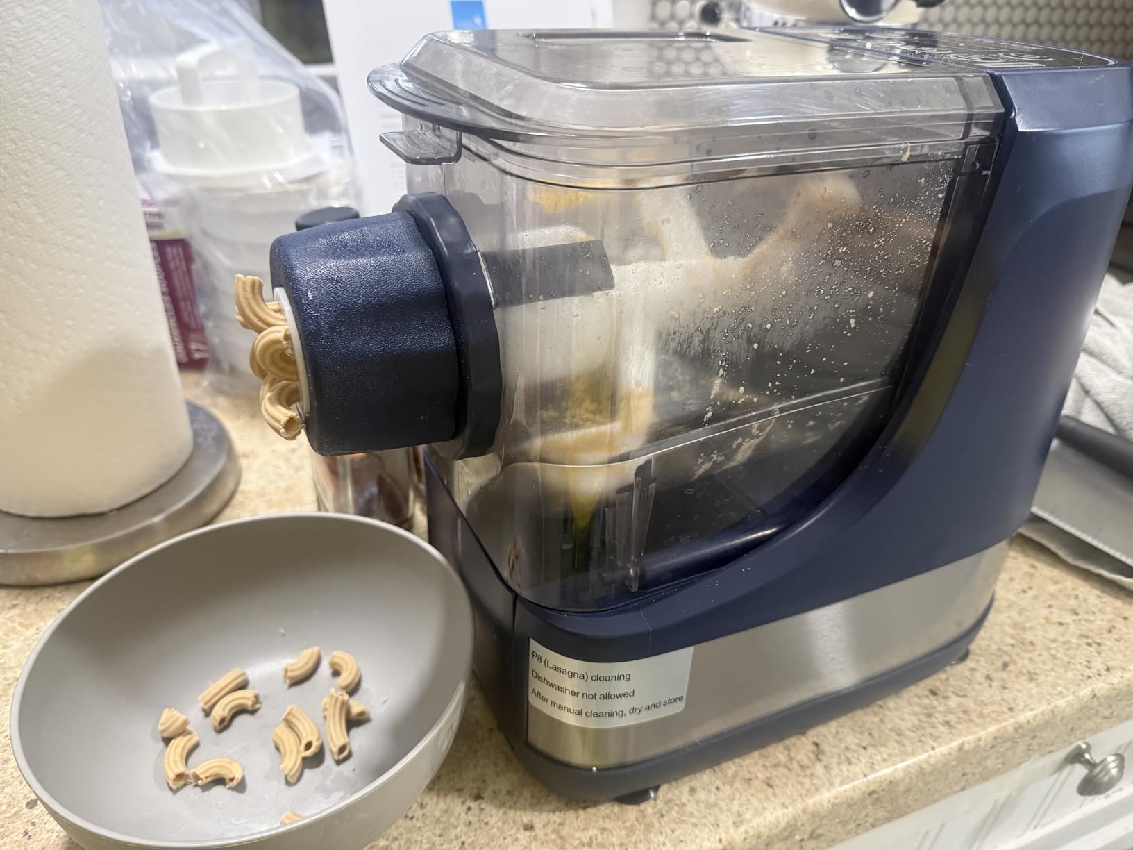 VEVOR Electric Pasta Maker, 150W Automatic Noodle Maker Machine with 8 Pasta Shapes, 4 Intelligent Modes, 500g Flour Capacity Pasta Maker Machine with Measuring Cups, Cleaning Brush for Home Kitchen customer photo 1