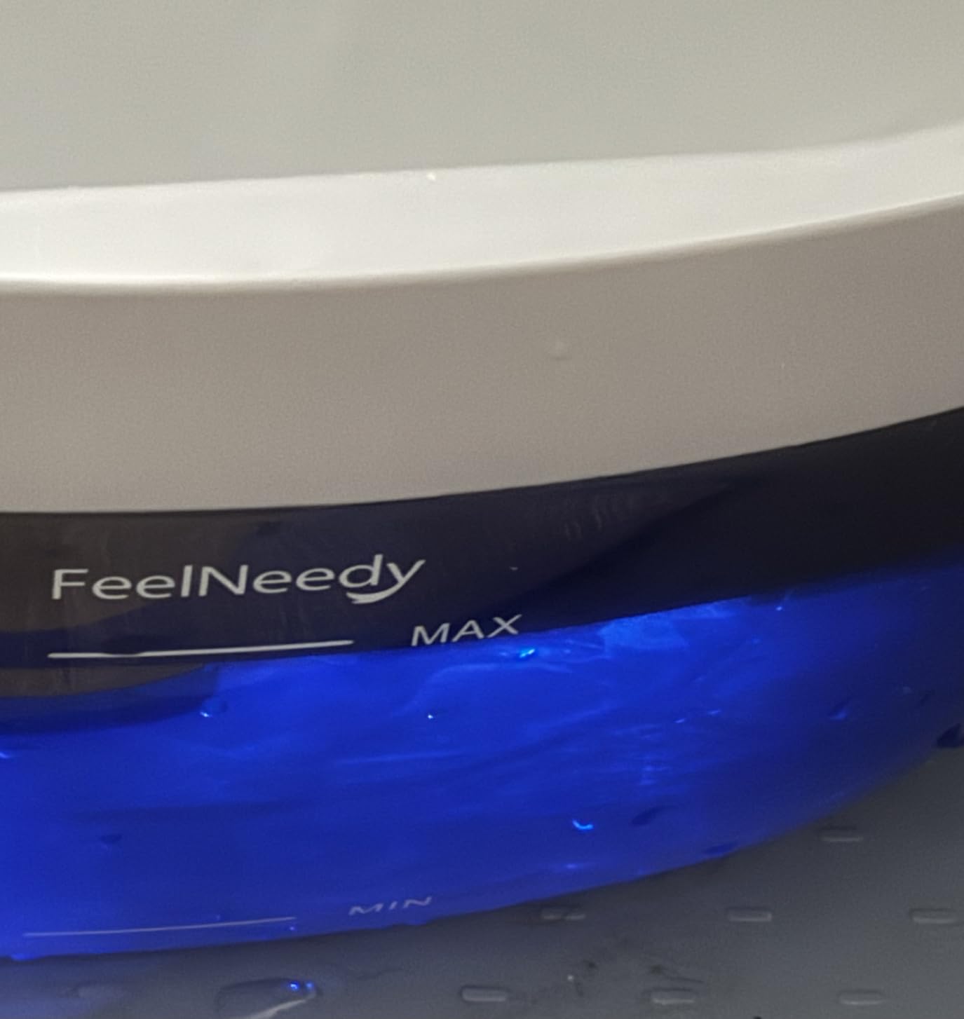 FEELNEEDY 7L/1.8Gal Dog Water Fountain for Large Dog, Dog Water Bowl Dispenser Pet Water Fountain, Water Dispenser for Dogs with Ultra Quiet Pump for Multiple Pets with 3 Filters (FN-W05, Clear Blue) customer photo 2