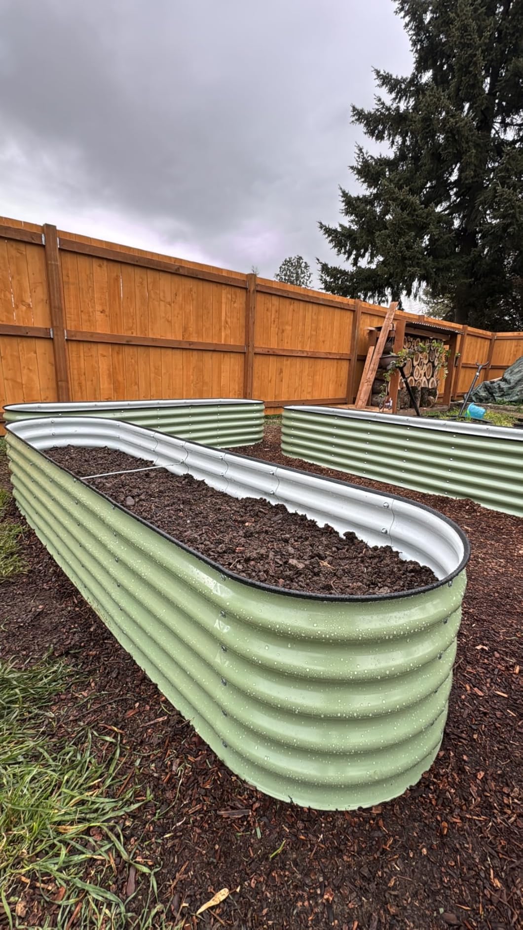 Kesfitt Raised Garden Bed, Metal Galvanized Steel Oval Garden Bed 8x2x1.5 ft with 18-Inch Deep Open-Bottom Design for Outdoor Vegetable Gardening, Fruit Green customer photo 1