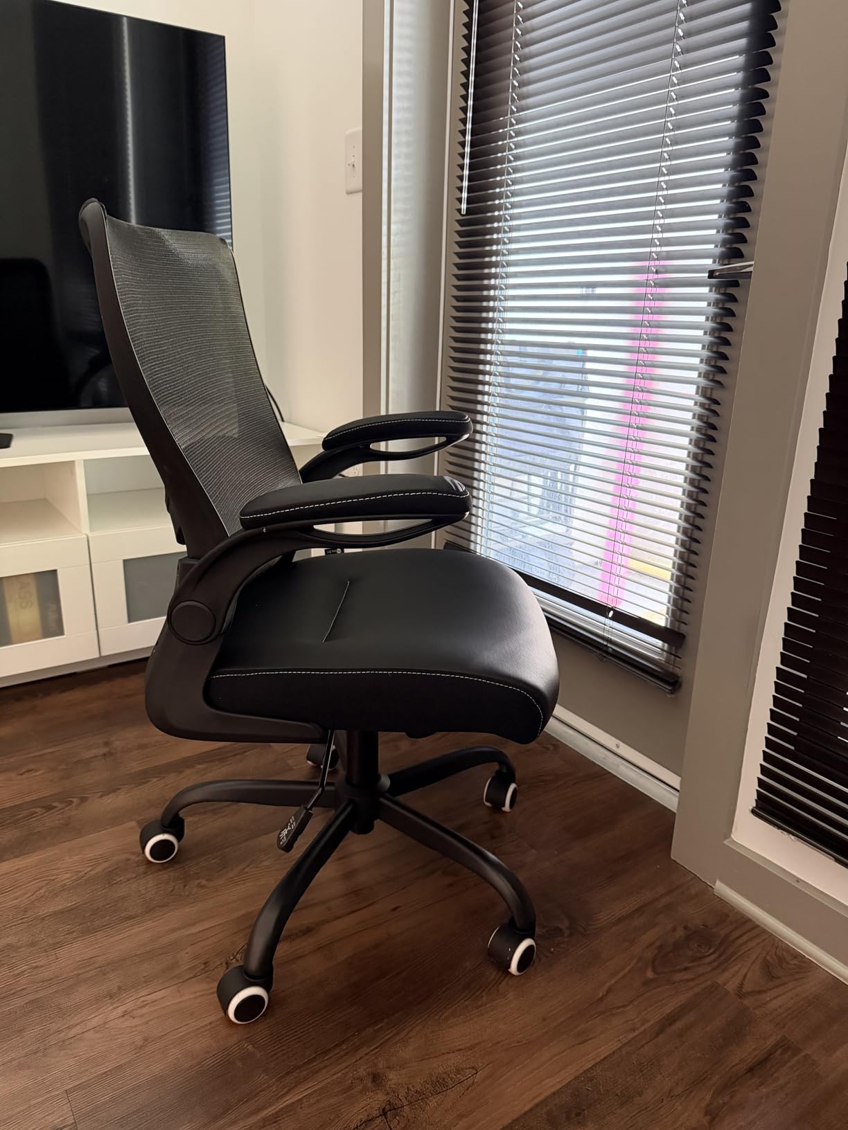 MUXX.STIL Office Chair, Ergonomic Desk Chair with Adjustable Lumbar Support and Flip up Armrest, Breathable Mesh Computer Chair for Home Office, Khaki customer photo 1
