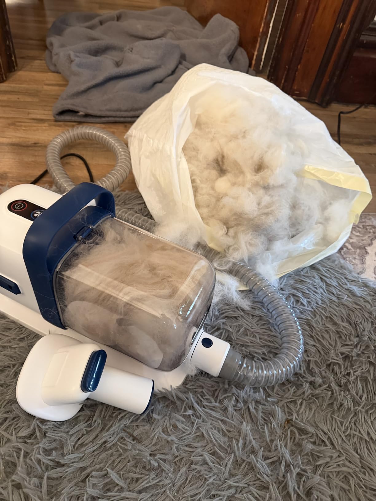 buenkee Dog Grooming Kit with Vacuum, 15000Pa Pet Hair Clipper and Shedding Brush, 50dB Low Noise, 2L Capacity customer photo 1
