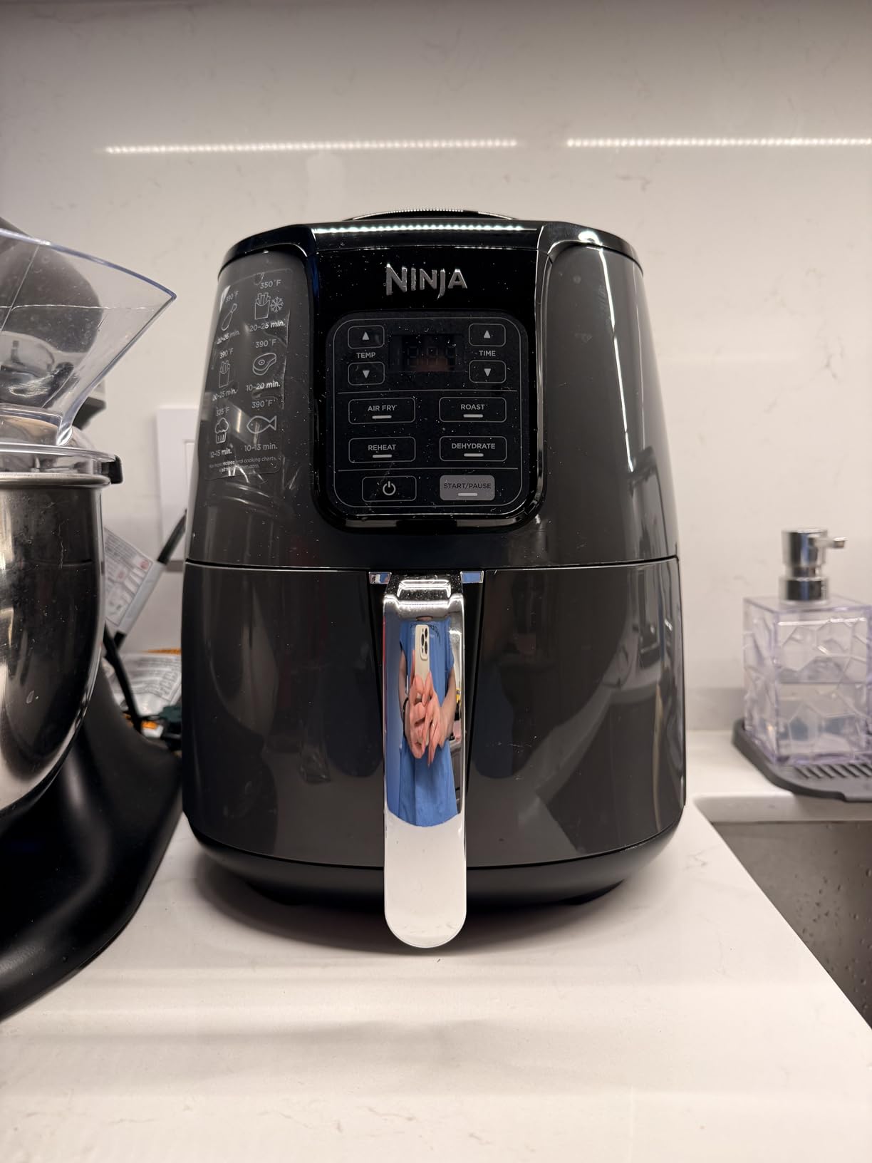 Ninja XL Air Fryer with MaxCrisp | 6.5 QT Capacity | 6-in-1 Max Crisp, Air Fry, Roast, Bake, Reheat & Dehydrate | 450F Temp | 1750 Watts | Nonstick Basket, Crisper Plate & Recipe Guide | Grey | AF181 customer photo 2
