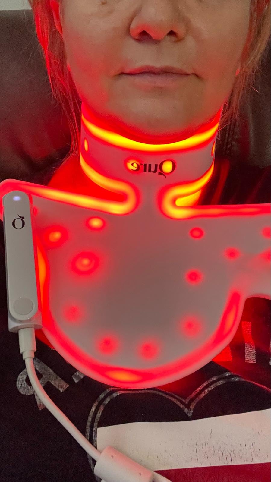 Qure Neck, Décolletage, Chest LED System, Red Light Therapy, 2 Wavelengths Red 633nm and Near-Infrared 830nm customer photo 2