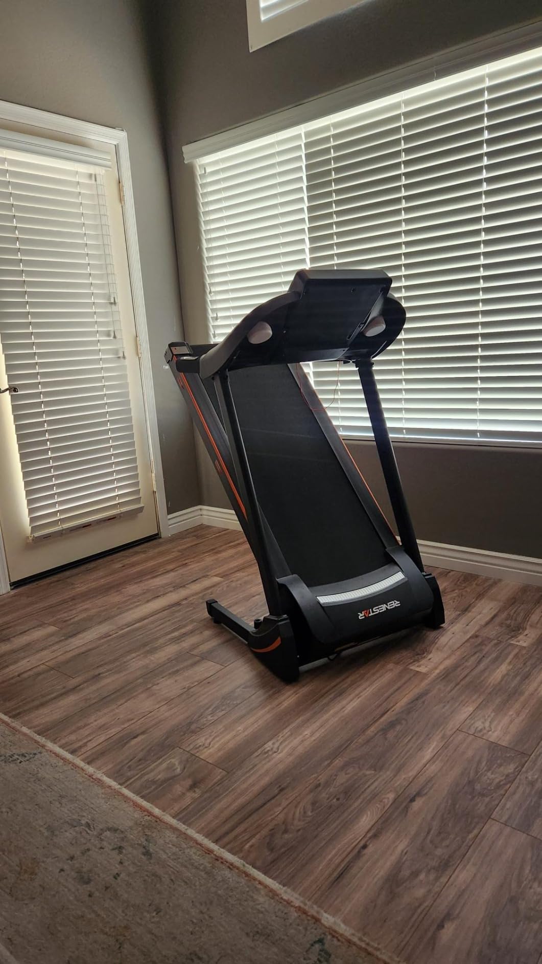 RENESTAR Treadmills for Home, Treadmill with 0-15% Auto Incline, 3HP Folding Treadmills for Running Walking with 300LBS Weight Capacity customer photo 2