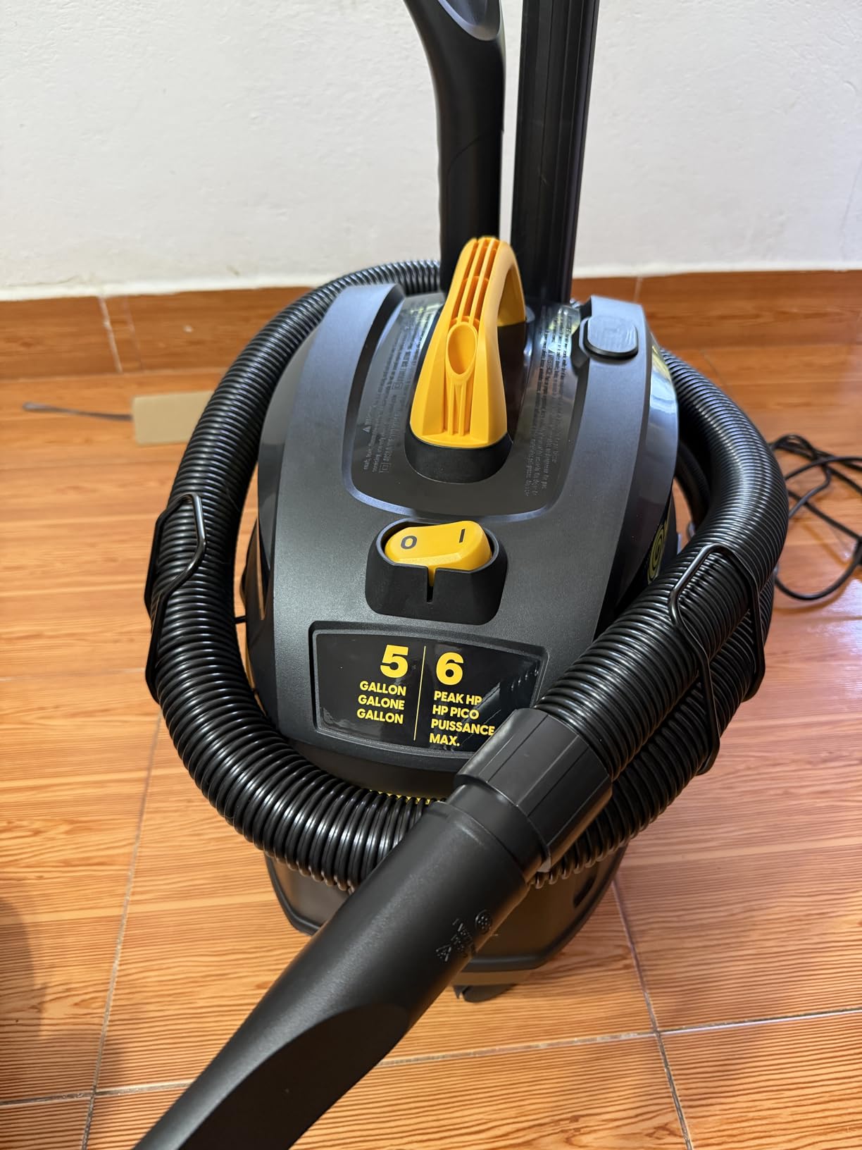 Vacmaster Professional Beast Series VFB511H 0201 5-Gallon 5.5 Peak HP Wet/Dry Vac, Black customer photo 1