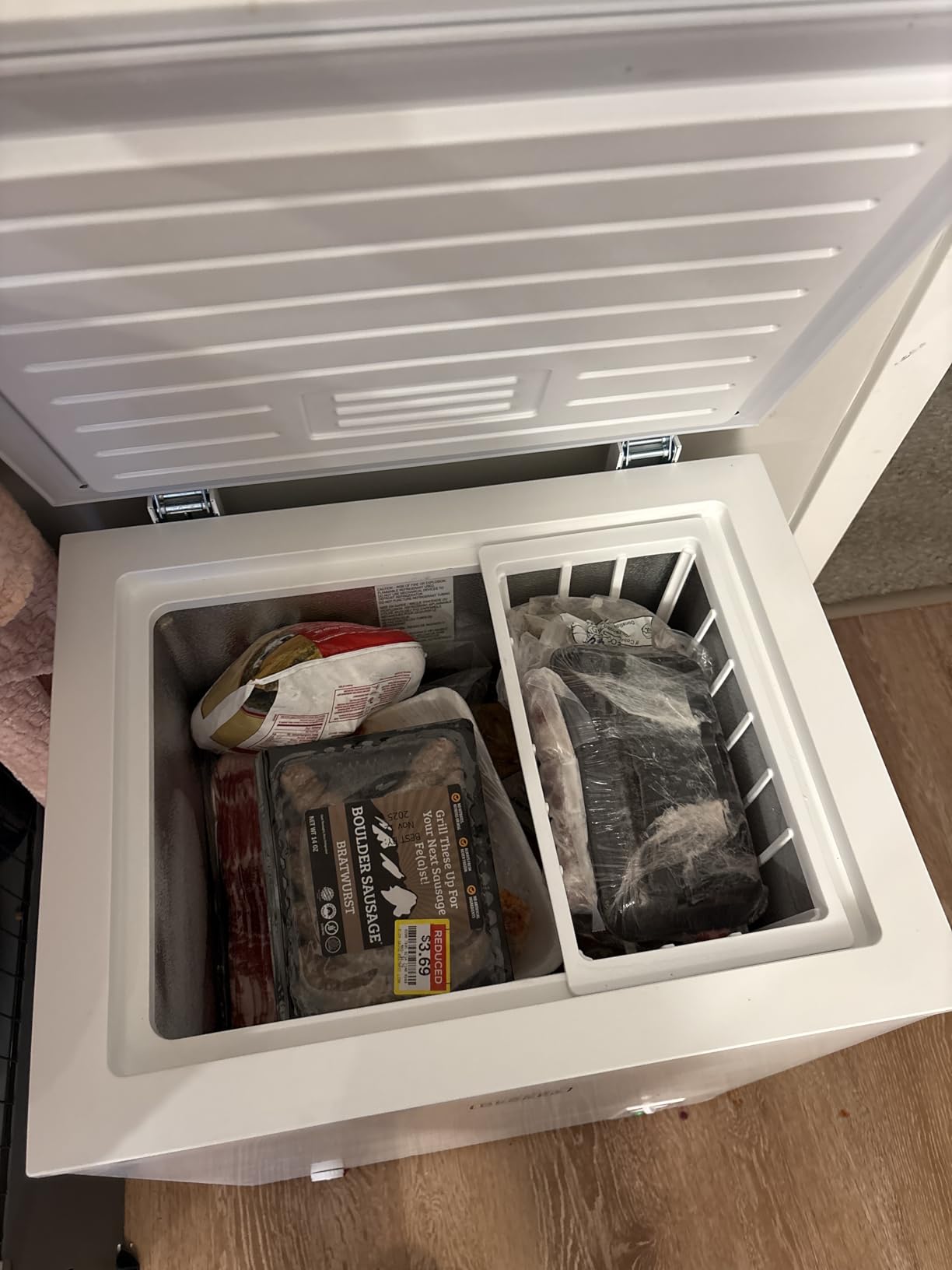 BLACK+DECKER 2.0 Cu. Ft. Compact Chest Freezer, Deep Freezer Holds Up To 70 Lbs. of Frozen Food, Removable Storage Basket, Manual Defrost, White customer photo 1