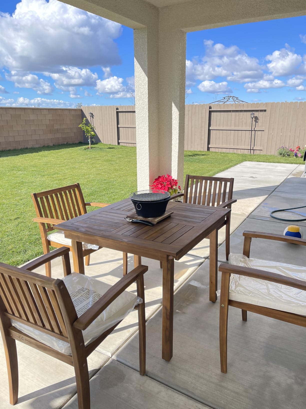 Flamaker 5 Piece Outdoor Dining Set Acacia Wood Patio Table and Chairs with Soft Cushions Patio Furniture for Deck, Backyard, Garden customer photo 2