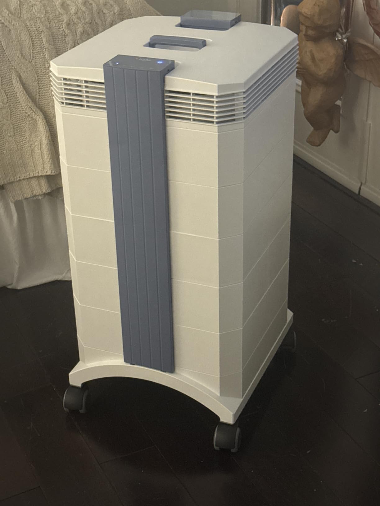 IQAir GC Multigas XE Air Purifier - Filtration for Large Rooms up to 1125 sq ft - Particles, Chemicals, Gases, Odors, Mold, Activated Carbon, Swiss Made, WiFi Enabled customer photo 2