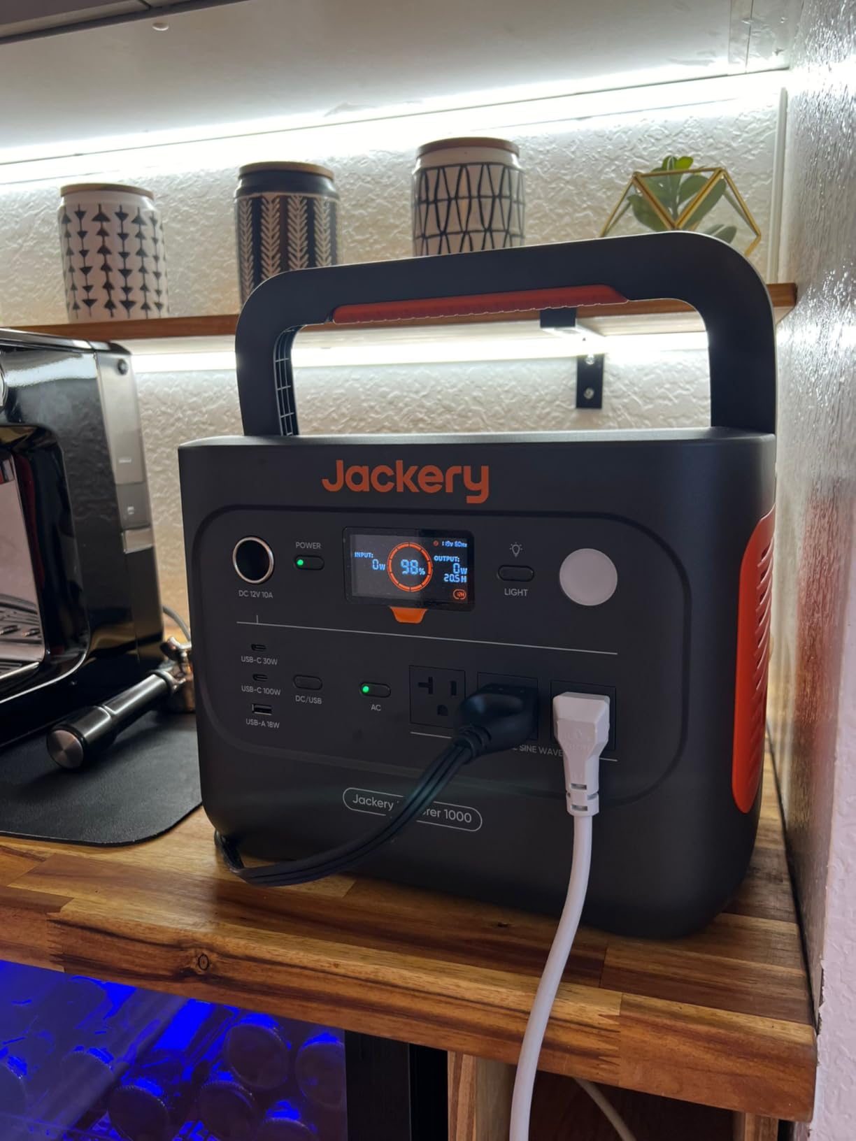 Jackery Explorer 1000 v2 Portable Power Station,1070Wh,1500W customer photo 1