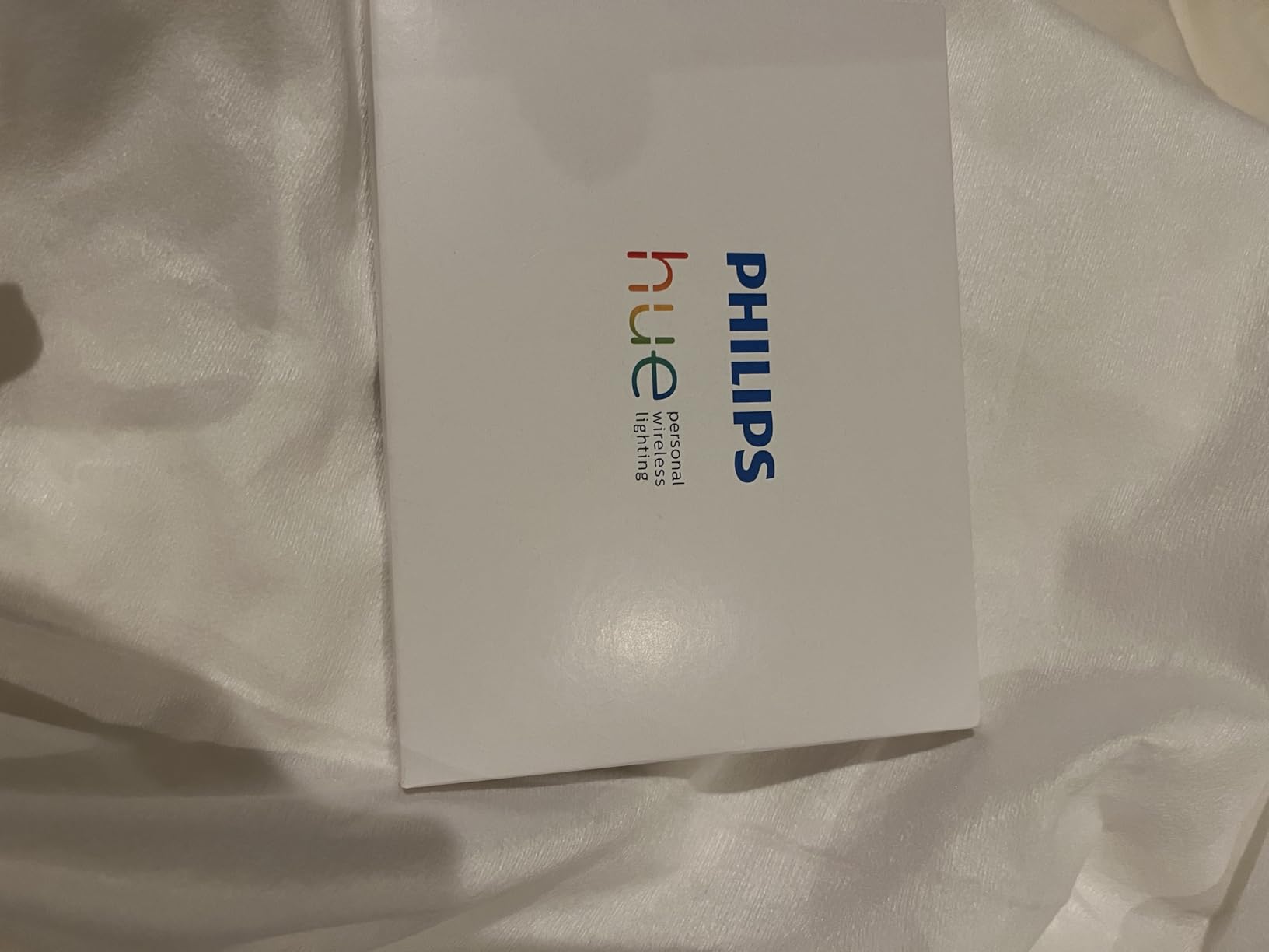 Philips Hue Twilight Smart Sleep and Wake-Up LED Lamp, White & Color Smart Lighting, Bedside Lamp Compatible with Bluetooth, Voice Control with Alexa, Apple Home & Google Assistant customer photo 1