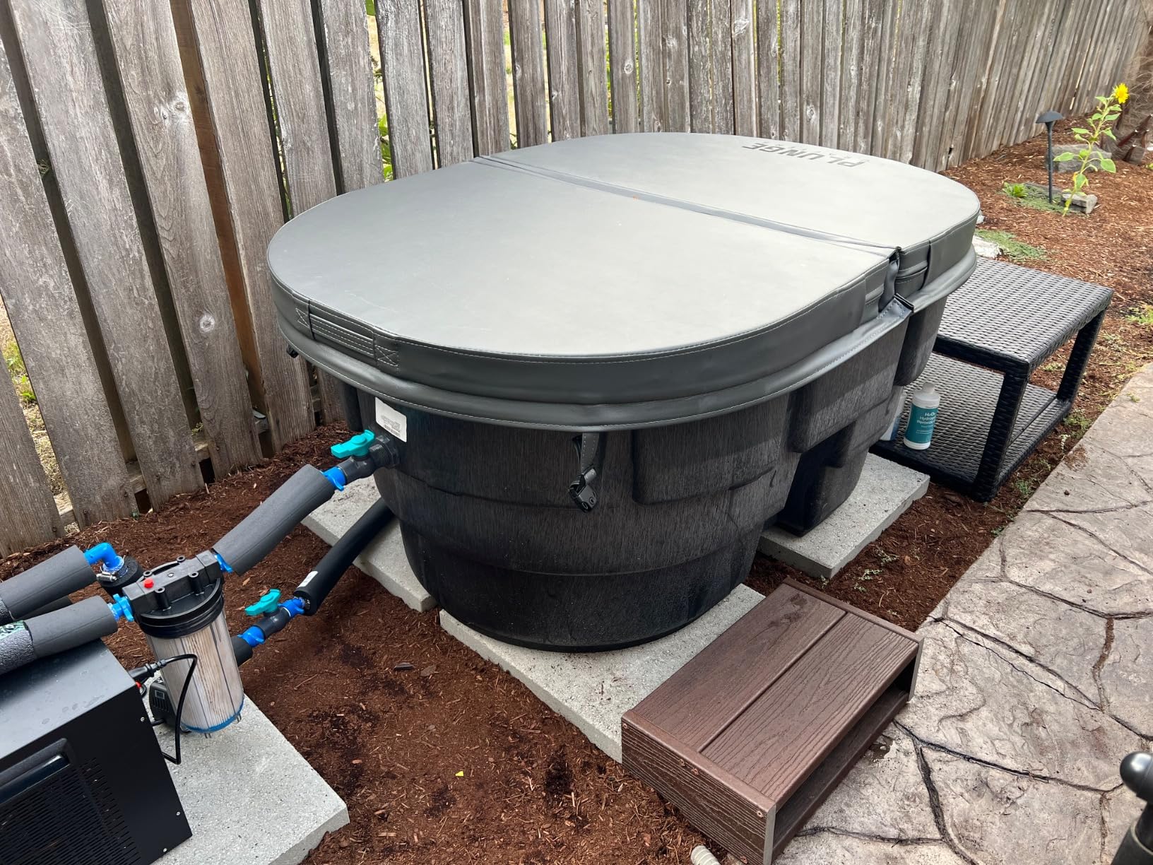 Cold Plunge Cover for Rubbermaid 100 Gallon Stock Tank, Insulated Ice Bath Lid with Locking Clips, Heavy-Duty Waterproof Marine Vinyl Spa Cover for Outdoor Cold Plunge Tubs, Black customer photo 2