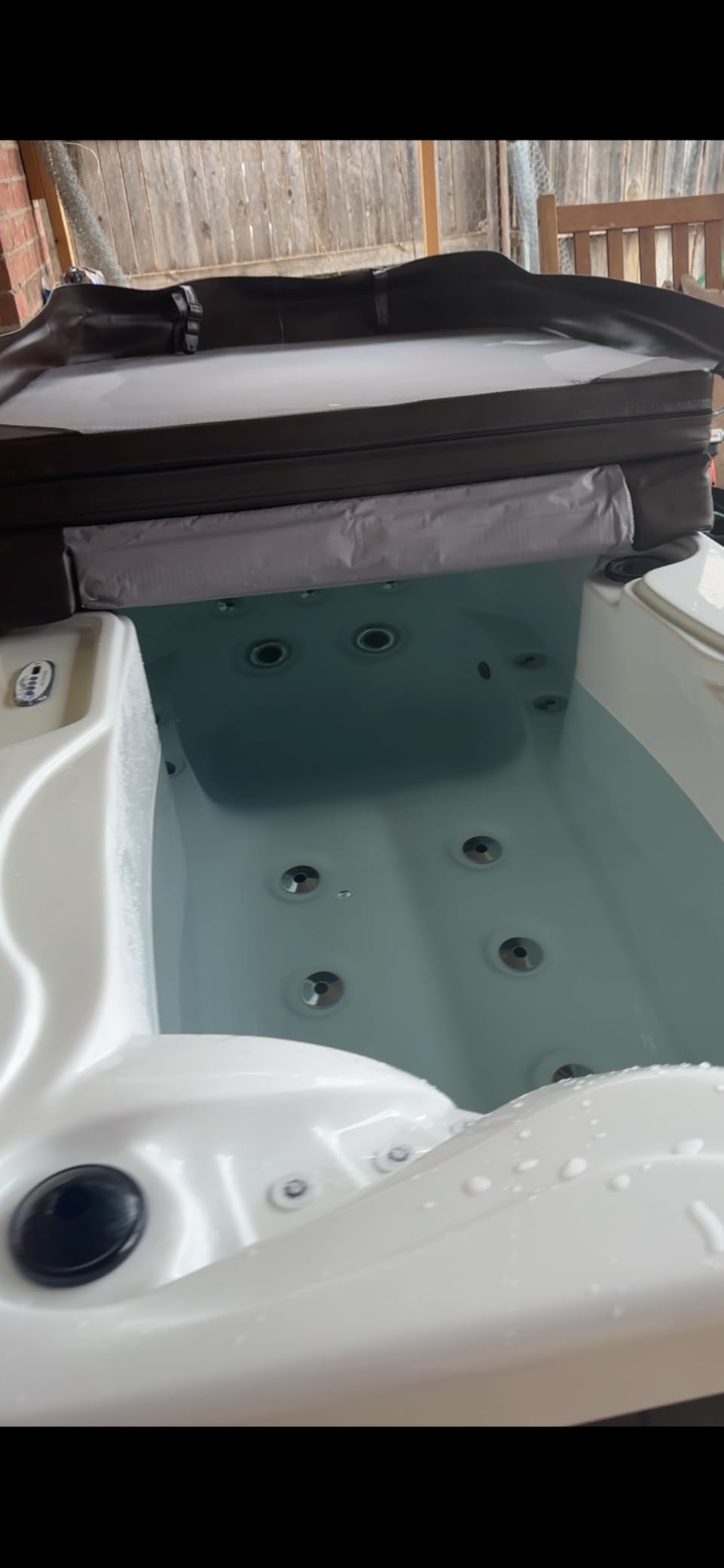 Hudson Bay HBSL 1-Person Hot Tub with 19 Therapy Jets and Digital Controls - White Acrylic Interior and Mocha Exterior Cabinet - Ideal for Indoor/Outdoor customer photo 1