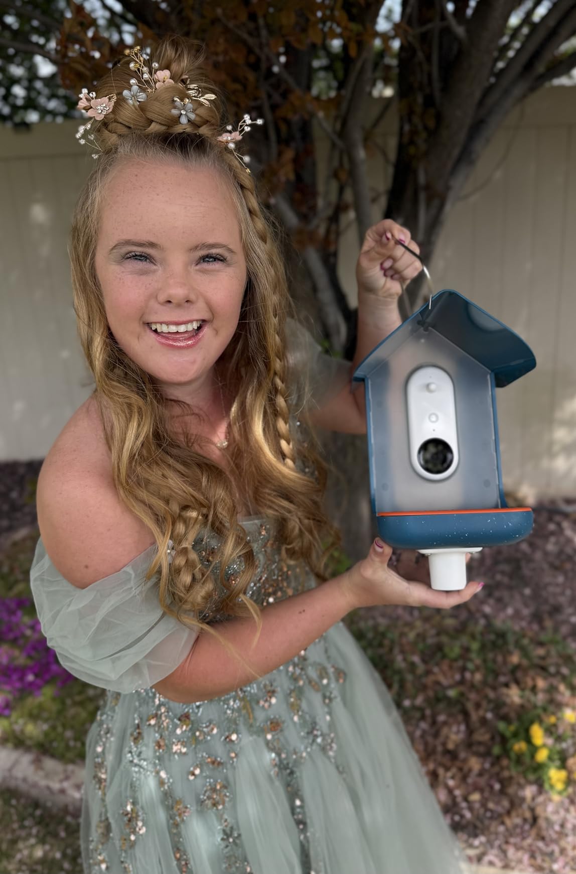 Birdbuddy PRO Smart Bird Feeder with Camera - AI Bird Species Identification, 5MP Photos, 2K HD Video Live Stream Camera, Slow-Motion Video, 2.6in Focus - Blue customer photo 2