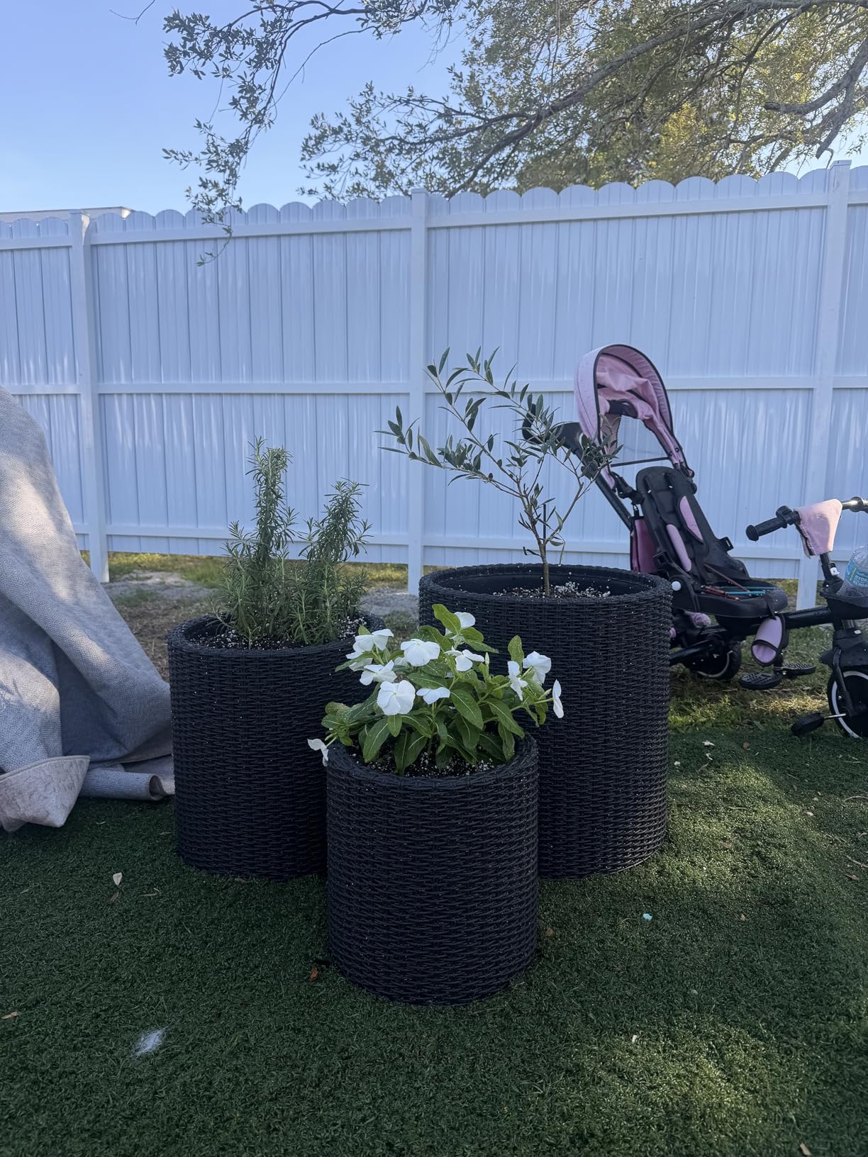 Keter Cylinder Set of 3 Rattan Resin Planter for Indoor and Outdoor Plants Ideal Decorative Planter for Porches and Patio Decor, Taupe customer photo 2