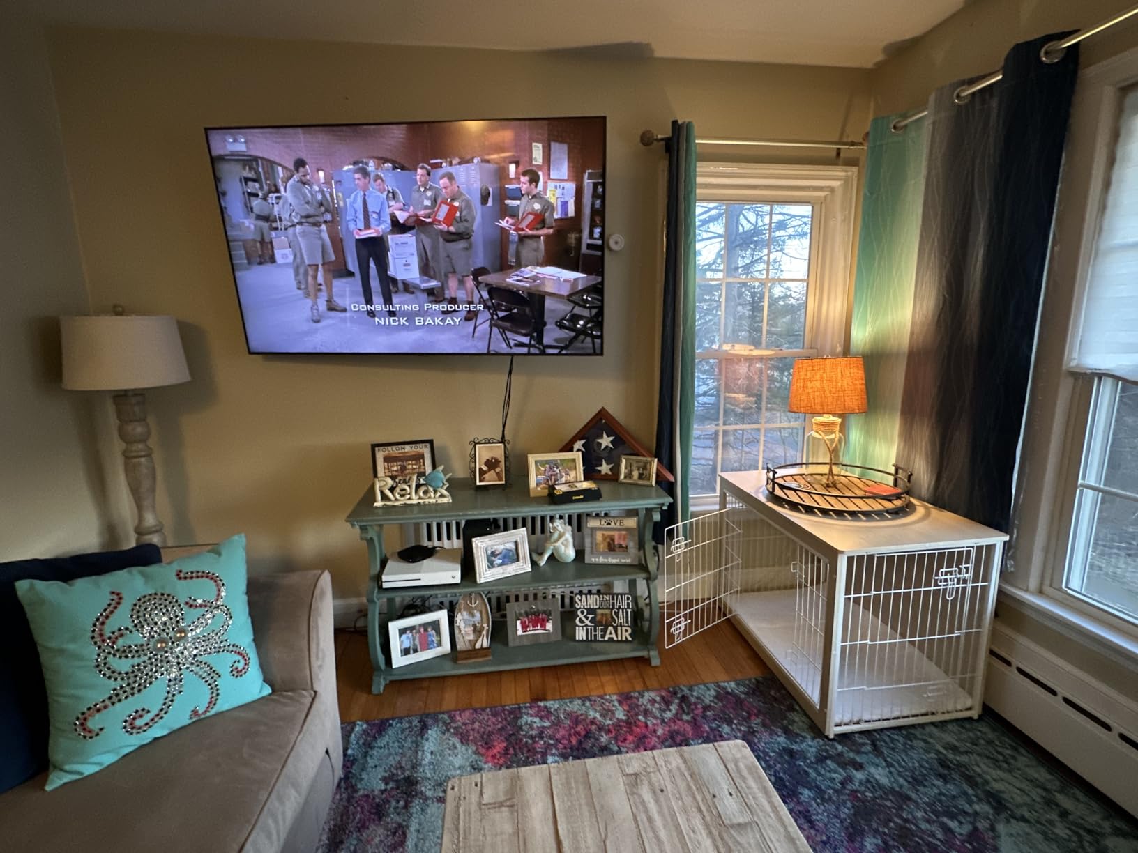 Hzuaneri 31.5'' Wooden Dog Crate Furniture, Indoor Dog Kennel Dogs Cage for Small/Medium Dogs, Heavy Duty Dog Crates Decorative Pet House End Side Table TV Stand, White Brown DFC85114B customer photo 2