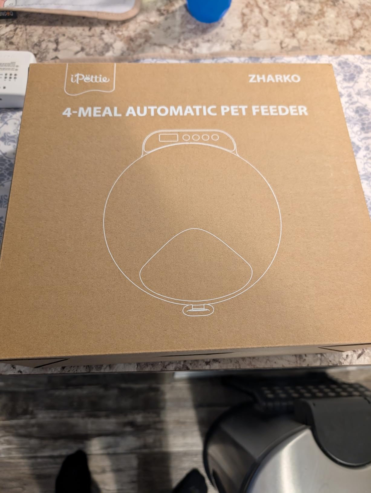 iPettie Zharko Four Meals Automatic Wet Food Feeder - True 4 Meal Design with Locking Lid, Smart Cat Timer Automatic Feeder for Wet Cat Food, Two Ice Packs, Easy to Clean & Portable Design customer photo 1