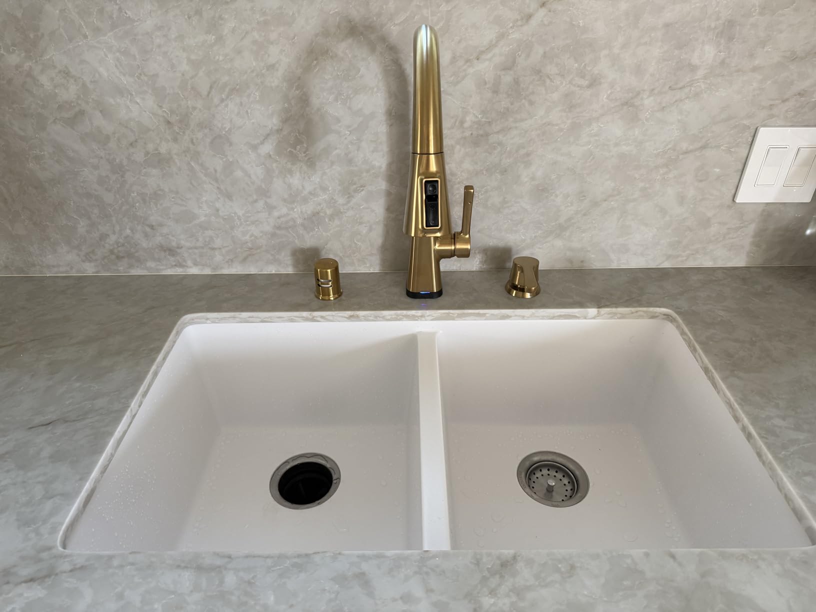 Delta Lenta Touchless Kitchen Faucet with Touch Technology, Brushed Nickel Kitchen Sink Faucet with Pull Down Sprayer, Single Hole, SpotShield 19802TLZ-SP-DST customer photo 2