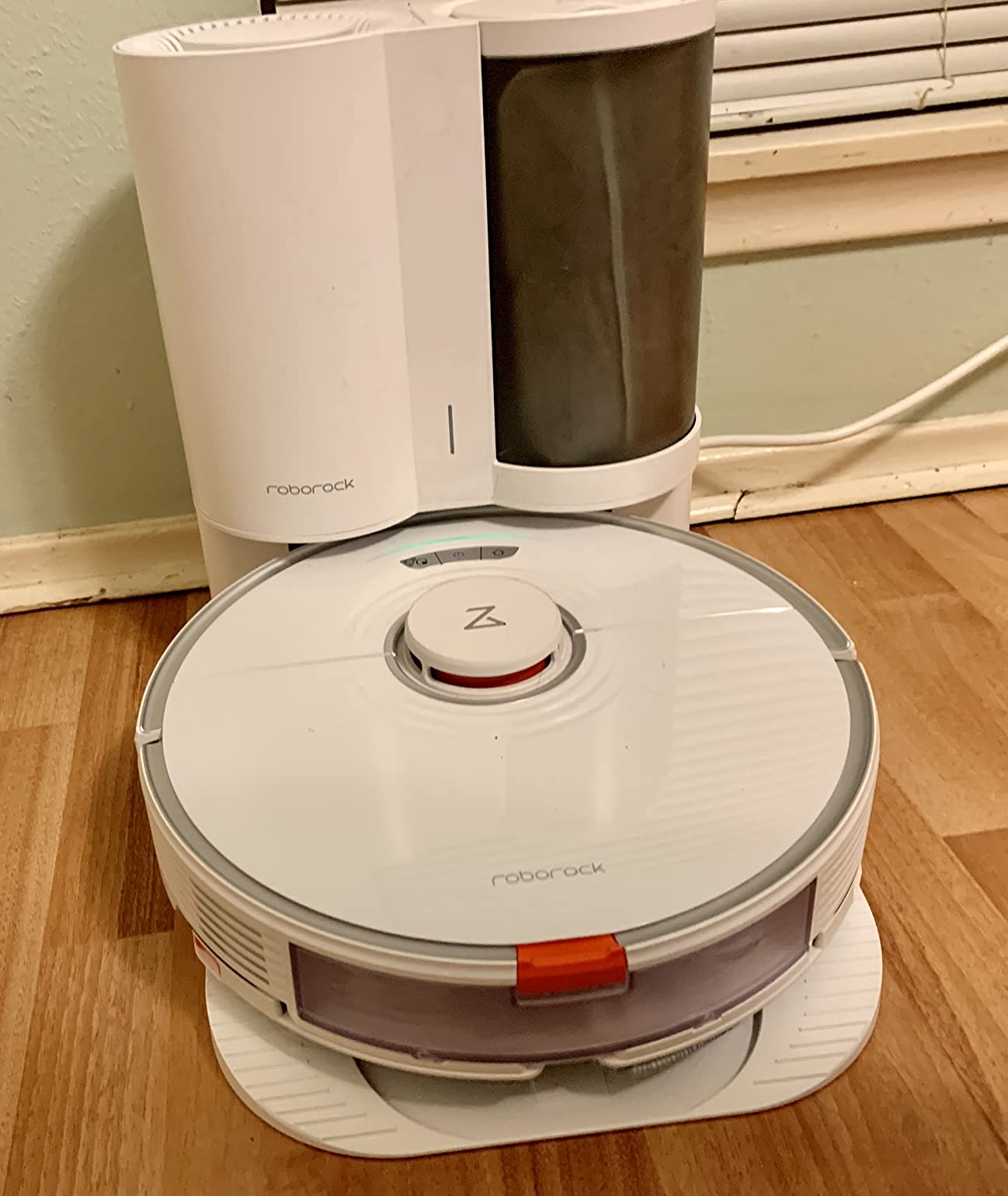 roborock Q10 S5+ Robot Vacuum and Mop, 10,000Pa Suction, 70 Days Self-Emptying, Obstacle Avoidance, Sonic Mopping, Dual Anti-Tangle Design, Auto Mop Lifting, Black customer photo 2