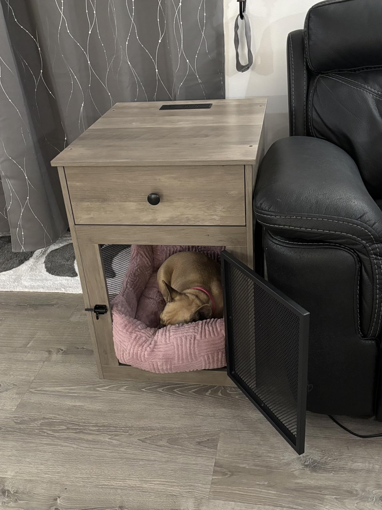 HOOBRO Dog Crate Furniture, Dog Kennel with Drawer and Charging Station, Indoor Decorative Puppy House, Wooden Pet Crate End Table for Small Dogs, Rustic Brown and Black BF58UGW03G1 customer photo 1