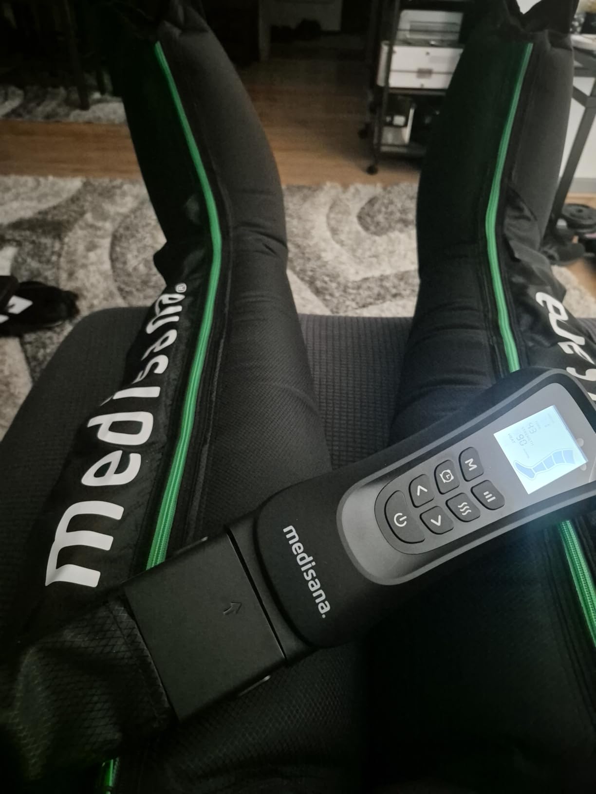 Medisana Leg Compression Massager for Circulation, Compression Boots with 6 Modes & 7 Intensities, Rechargeable Full Leg Massager for Athletes, Muscle Recovery & Pain Relief customer photo 2