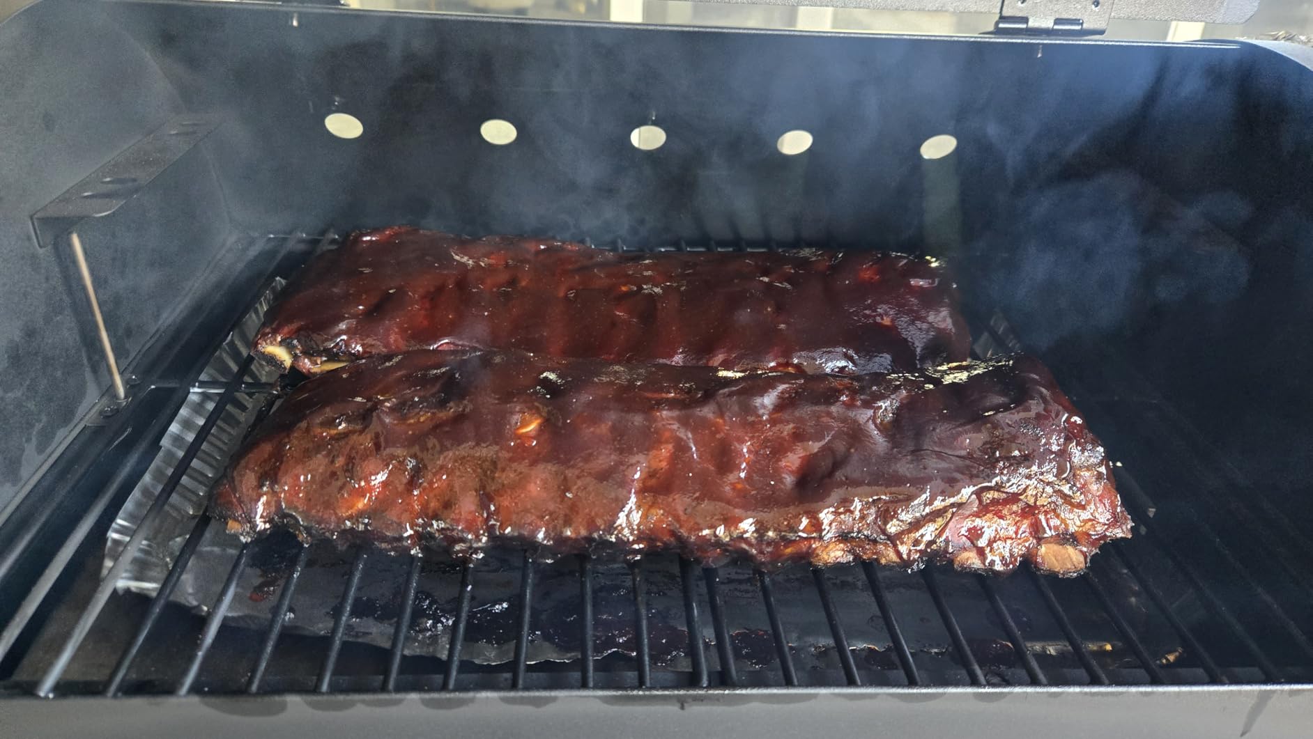 Brisk It Zelos-450 WiFi A.I. Electric Wood Pellet Smoker Grill - Smart Grill With Waterproof Cover - 450 sq.in Cooking Area, 7-in-1 Outdoor Grill and Smoker, PID Controller (Up to 500°F), Meat Probe customer photo 1