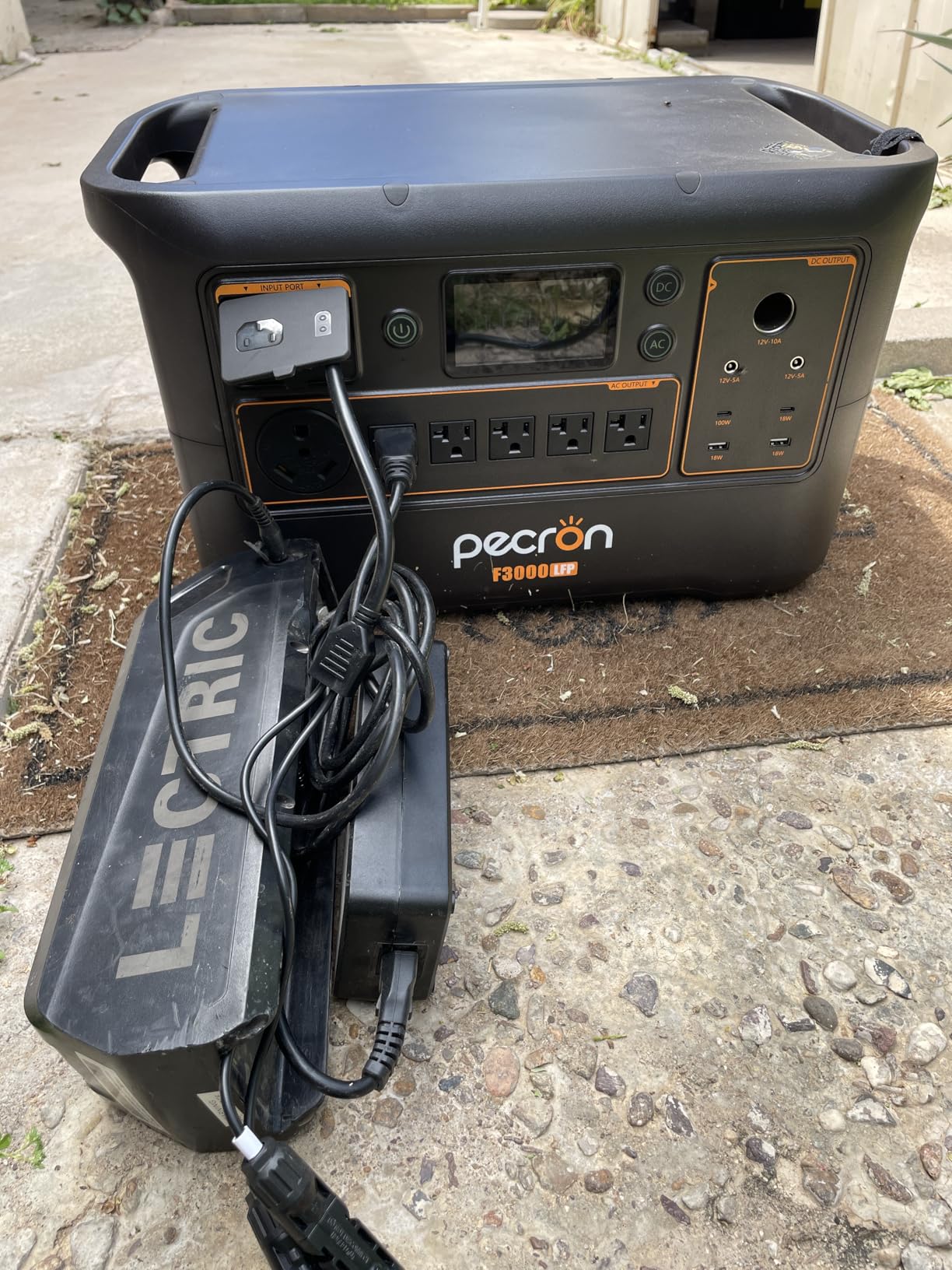 PECRON Portable Power Station F3000LFP, 3072Wh Solar Generator, 3600W LiFePO4 Battery Home Backup, Fast Charging Lithium Battery with 100W USB-C Output for Home, Camping, RV, Emergency customer photo 1