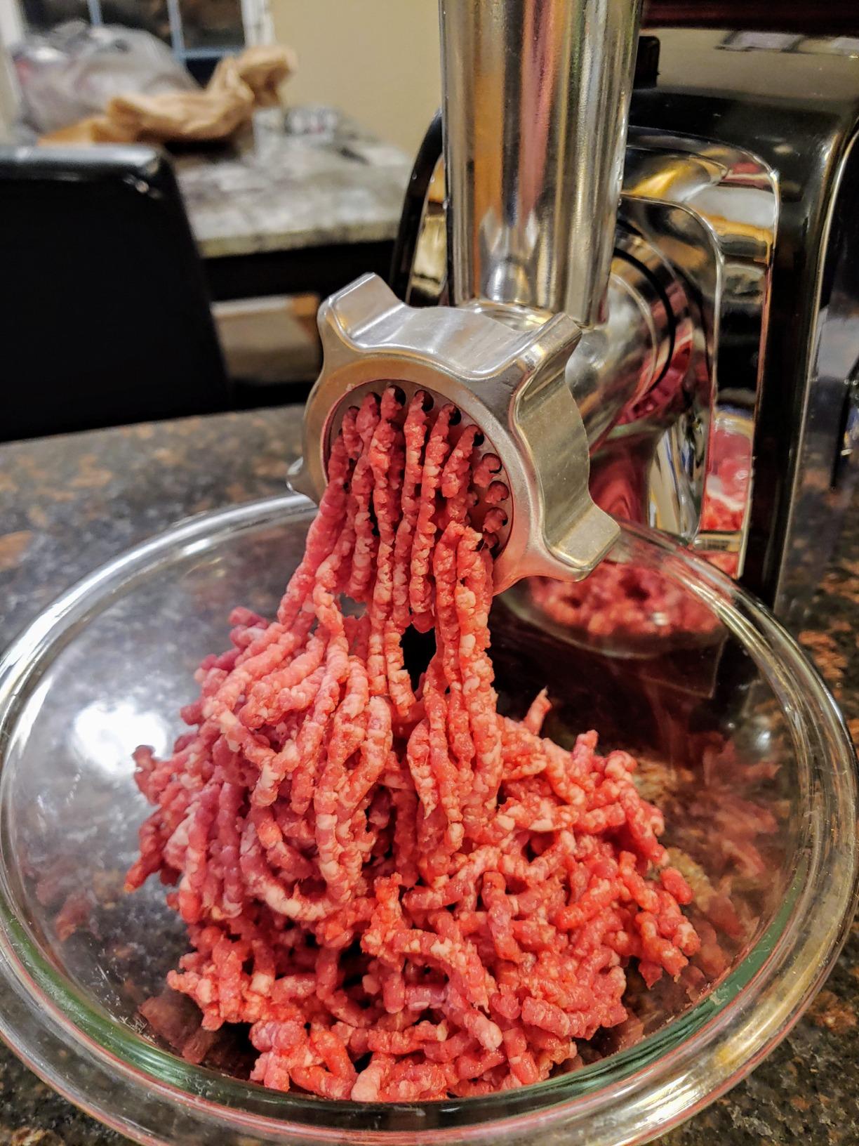 Electric Meat Grinder, 2300W Max, Heavy Duty Sausage Stuffer with 2 Blades, 3 Grinding Plates, Sausage Tube & Kubbe Kit, Home Kitchen Meat Mincer with Handle (Black) customer photo 2