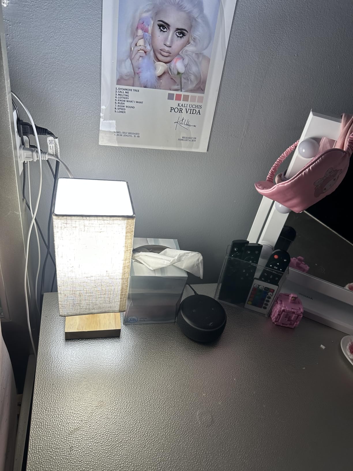 Red Light Lamp for Bedroom, Nightstand Lamp with 670nm Red & 3000-6500K White Light, Remote Control, Timer, Night Light, Dimmable LED Bedside Table Lamp with Memory Function, Wood Base & Fabric Shade customer photo 1
