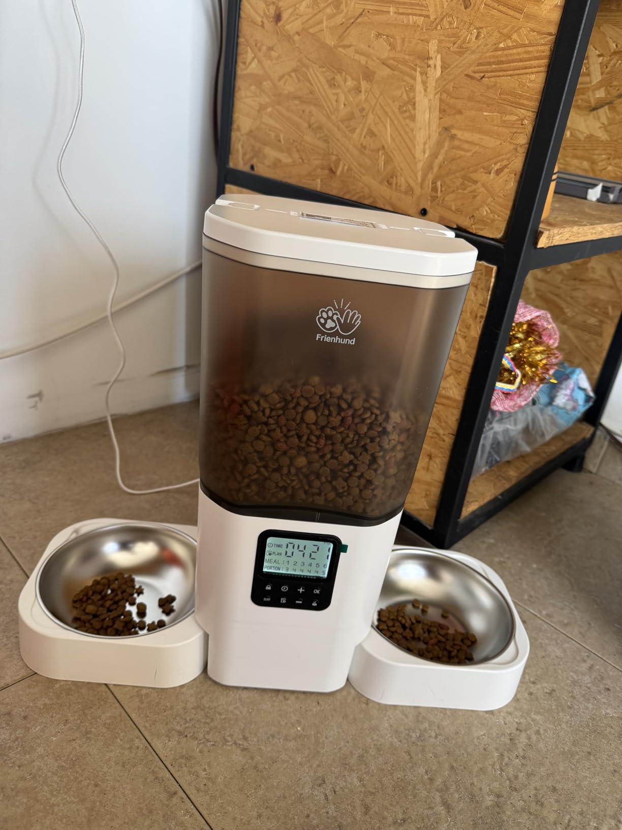 Frienhund Automatic Cat Feeder with Two 1080P Camera for 2 Cats: 7L Automatic Dog Feeder with Night Vision & Slow Feed, 5G WiFi Auto Cat Food Dispenser for Multiple Pet,Detachable for Clean(ACF180W-C) customer photo 2