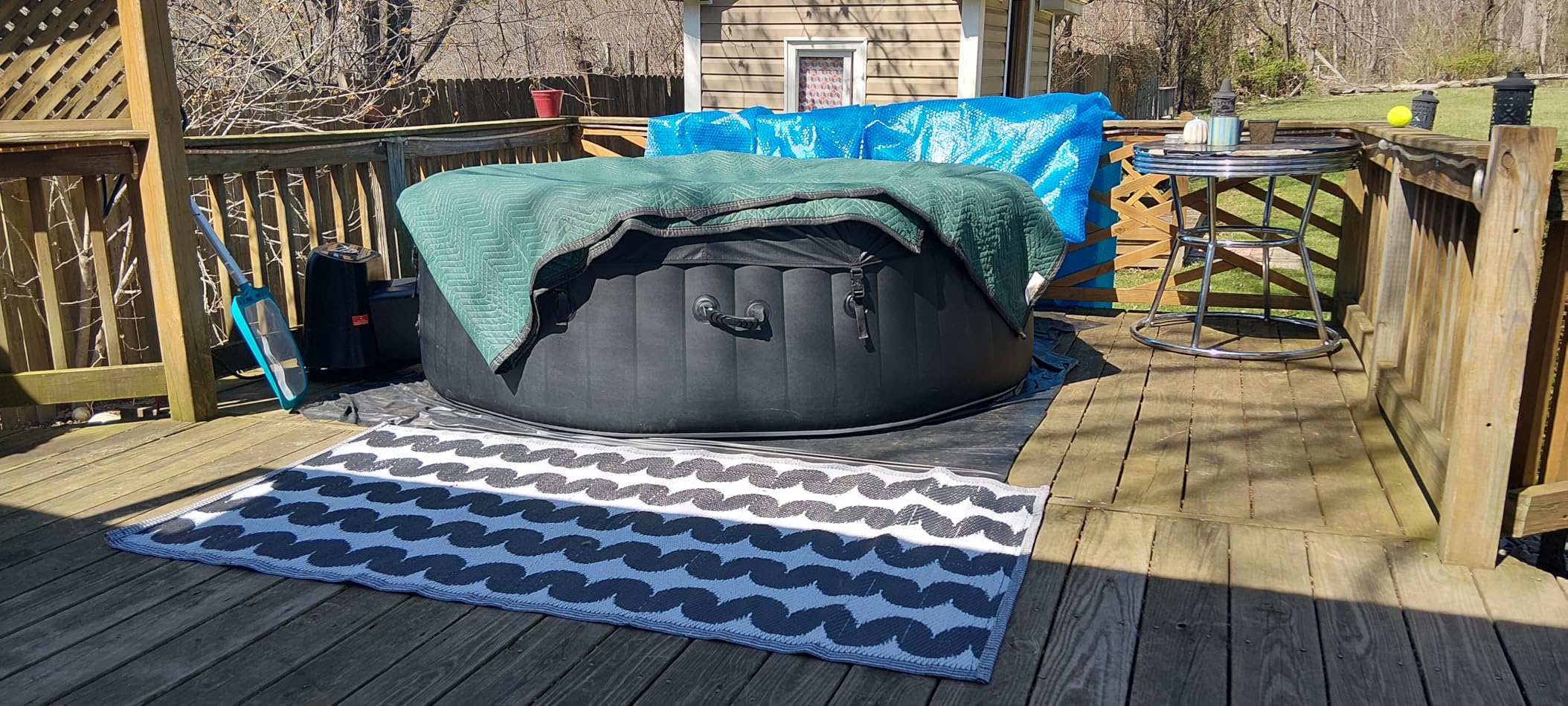 NAIZEA Inflatable Hot Tub - Outdoor Hot Tubs 4 to 6 Person, Portable Blow Up Spa Square Portable Hot Tub, 130 Soothing Bubble Air Jets, Cover, 2 Filter, 240 Gallon, 77x77x25 in customer photo 1