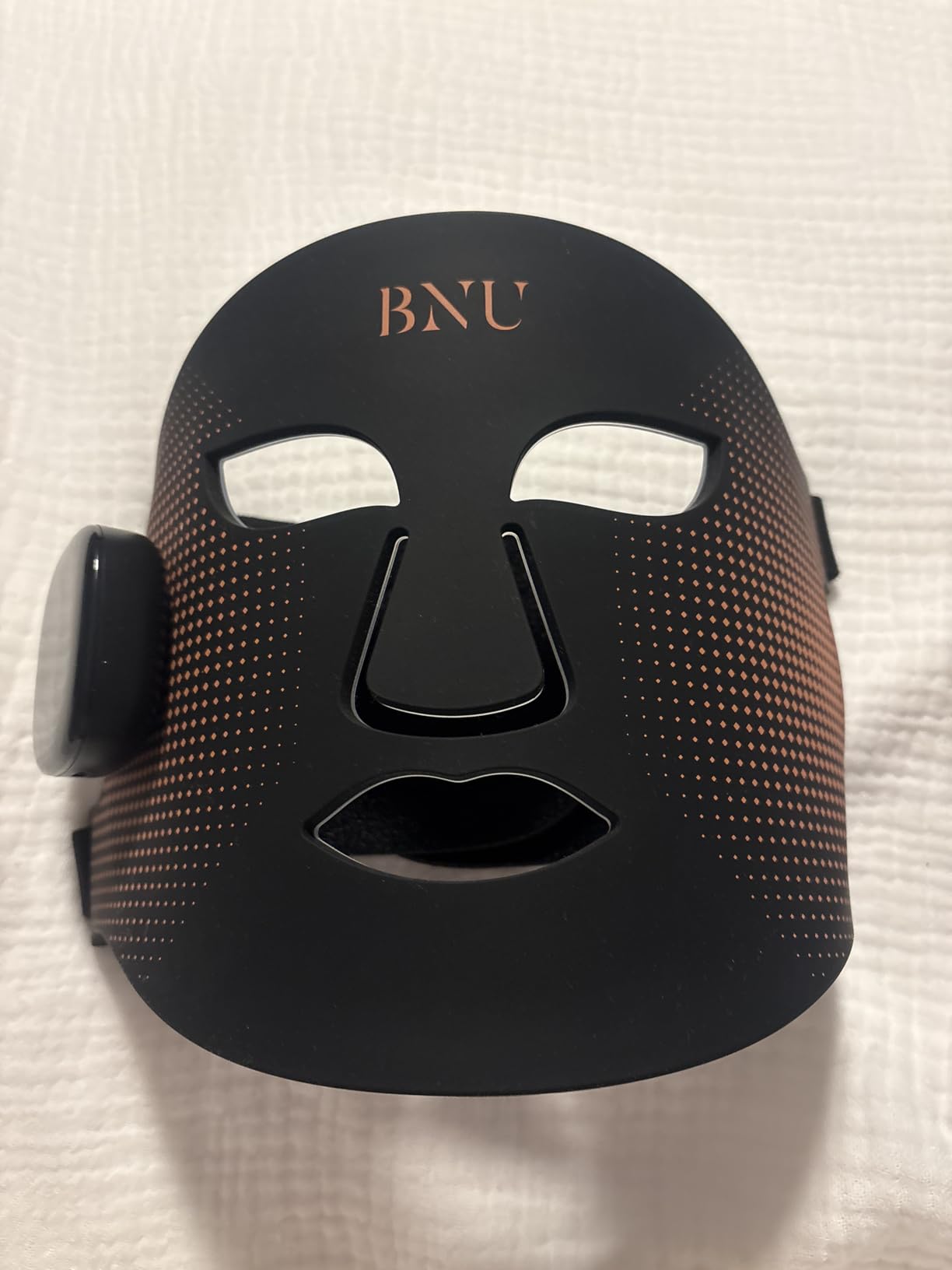 BNU Wireless Red Light Therapy for Face, 4 Modes LED Light Therapy Mask with 400 LED Beads, Dual 1000mAh Remote Control, 850NM Infrared Red Light Therapy for Anti-Aging at Home & Travel customer photo 1
