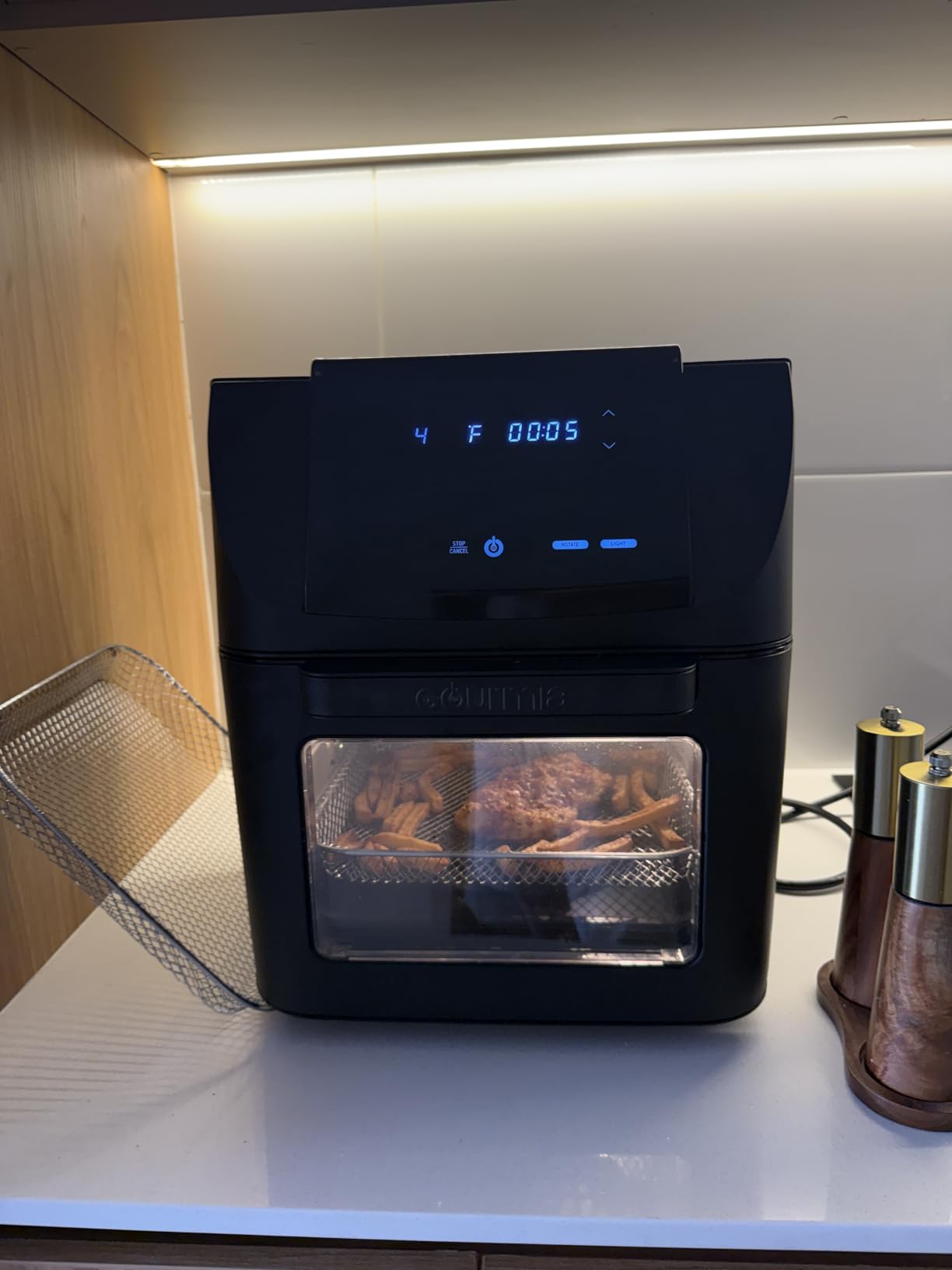 Gourmia Air Fryer - 14 Qt All-in-One Oven with Rotisserie, Digital Display with 12 Presets, Roast, Bake, Broil, Dehydrate, Dishwasher Safe Accessories, Black customer photo 2