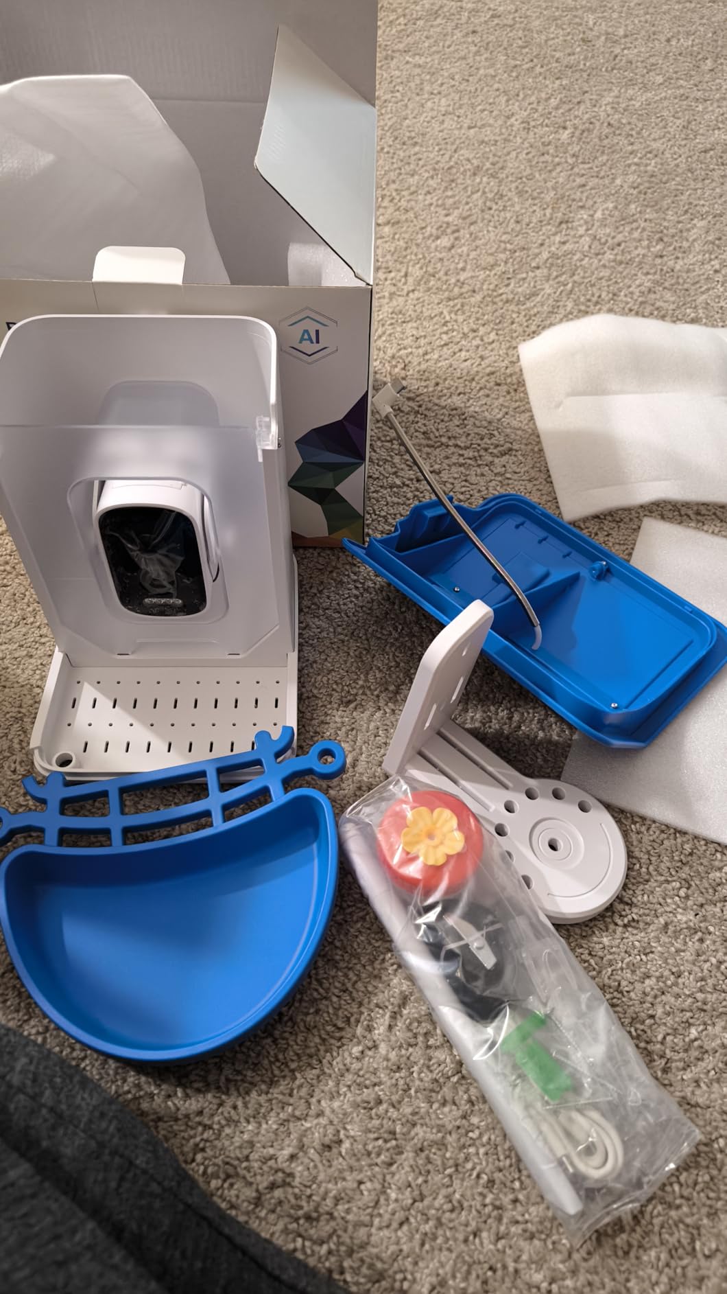 Smart Bird Feeder with Camera, AI Identifies 16,000+ Birds, Solar Powered, 2.5K HD, Auto Capture & Notify, Ideal Gift for Bird Lovers customer photo 2