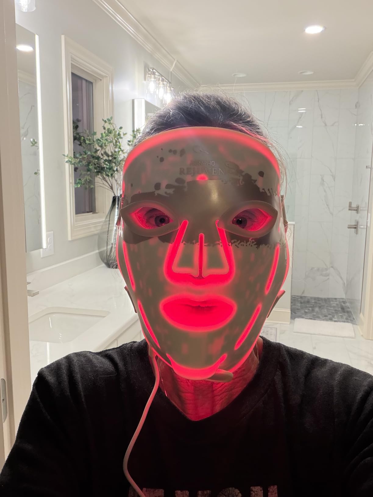 RENPHO 4D Red Light Therapy Mask for Face 2026, Birthday Gifts for Women Mom Wife, 324 LEDs Full Face Coverage & 3 Light Modes, Cordless LED Red Light Therapy Face Mask for Home Use & Travel customer photo 1