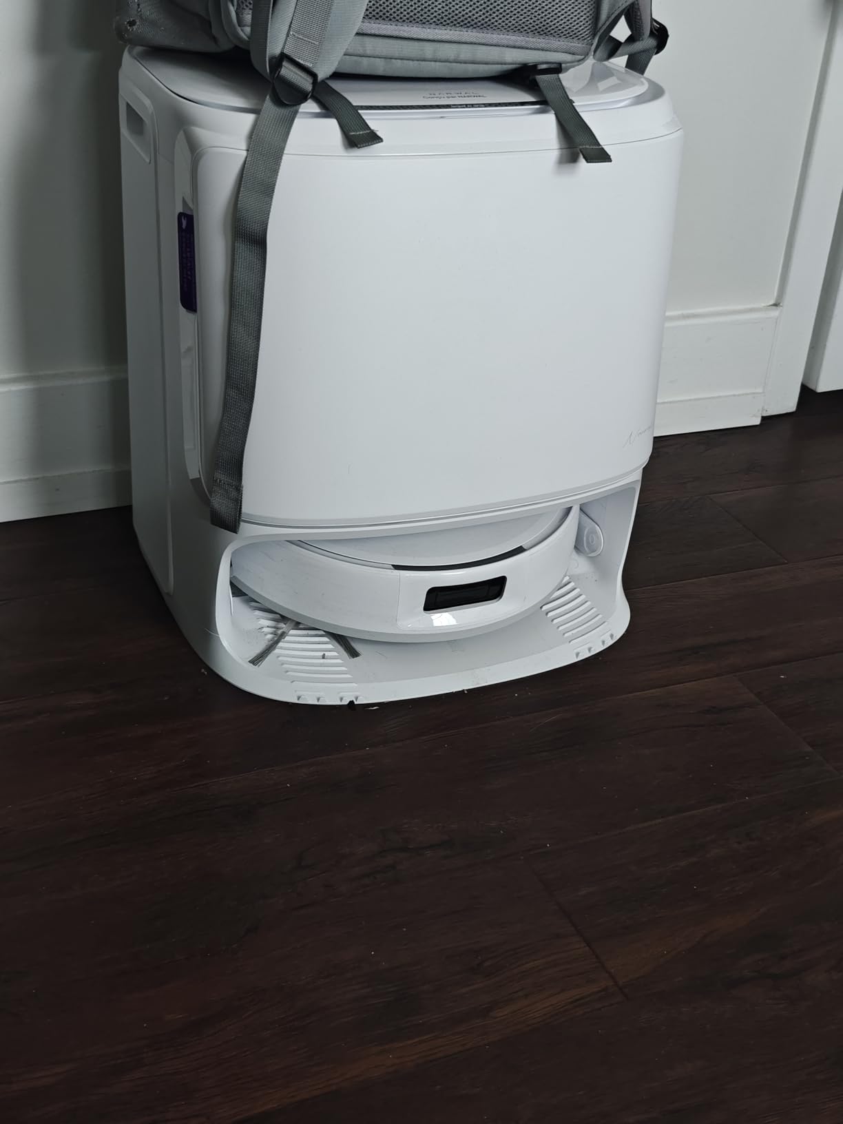 Narwal Freo X10 Pro Robot Vacuum and Mop Combo, 11,000Pa Suction, DualFlow Tangle-Free System, MopExtend Edge Cleaning, Self-Emptying, Auto Mop Wash & Dry, for Pet Hair & Hard Floors, White customer photo 2