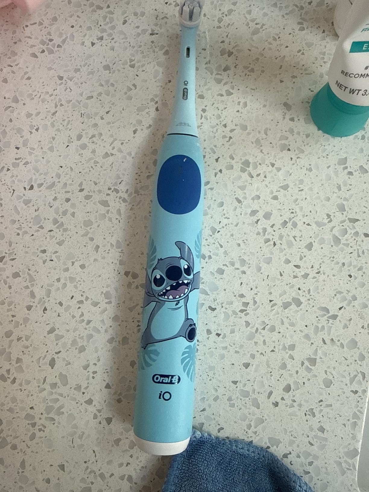 Oral-B iO Kids Rechargeable Electric Toothbrush, Stitch with 1 Brush Head - Automatic Pressure Sensor - 3 Cleaning Settings - 2 Min Music Timer - 28 Day Battery Life customer photo 1